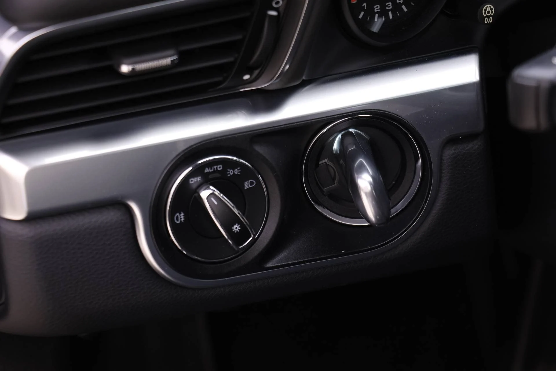 mph020_3161345636_152a0050390fc62e8942c0470f7a849d_7746210c8e