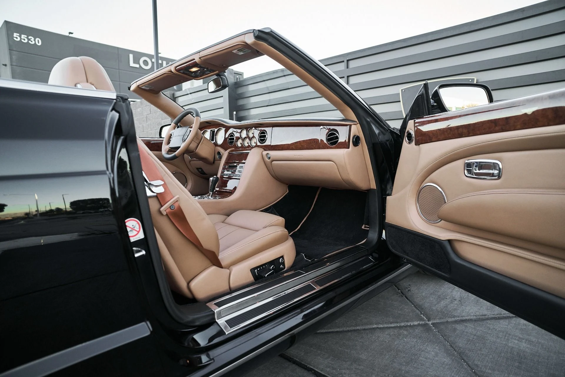 mph020_3161464844_Used_2009_Bentley_Azure_Base_1765906136_d5389c6d6a