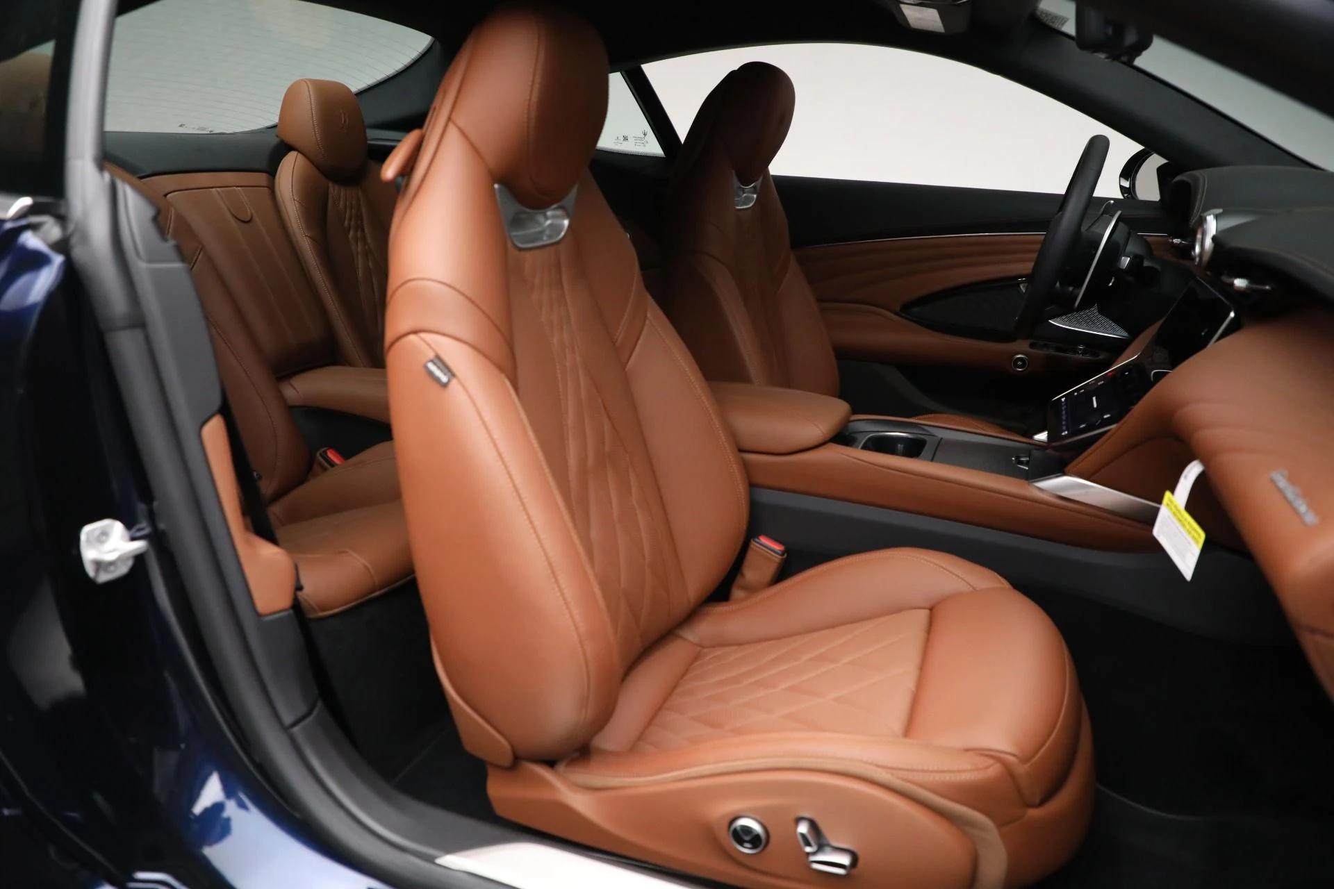 mph020_3164076513_Used_2024_Maserati_Gran_Turismo_Modena_1763650491_3702cbaf19