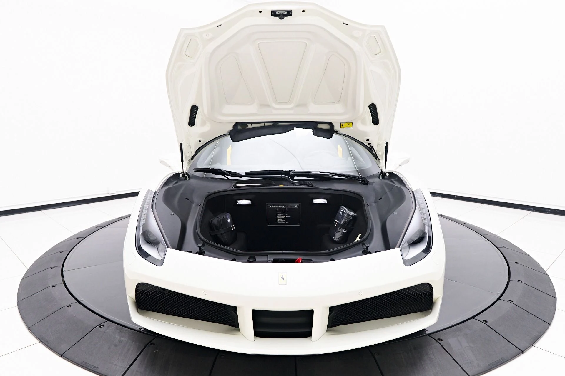 mph020_3164850844_Used_2019_Ferrari_488_Spider_Base_1748546084_1bcb7bb4a7