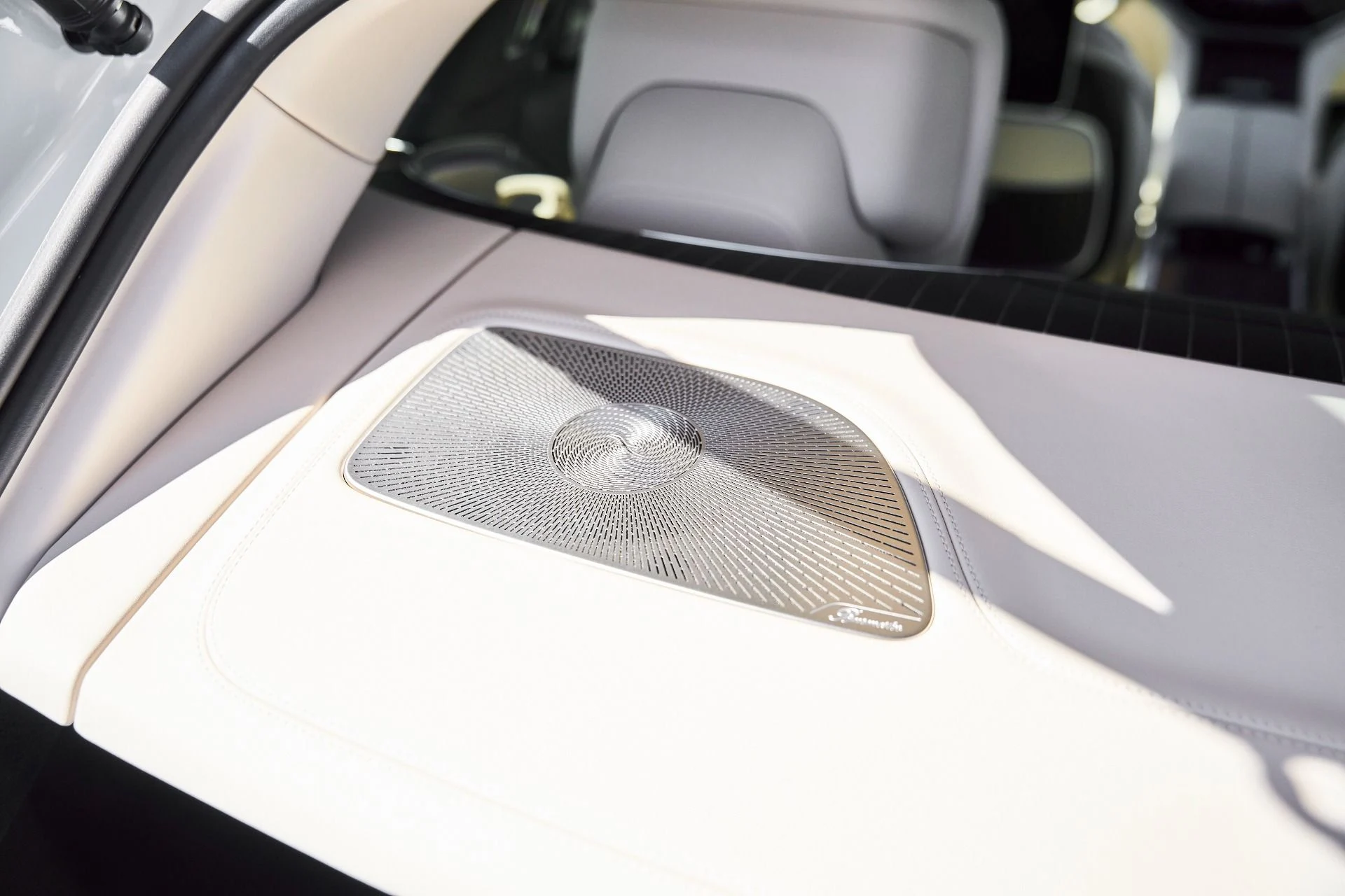 mph020_3168985317_Used_2025_Mercedes_Benz_EQS_Maybach_EQS_680_1773365777_e01936a0a1