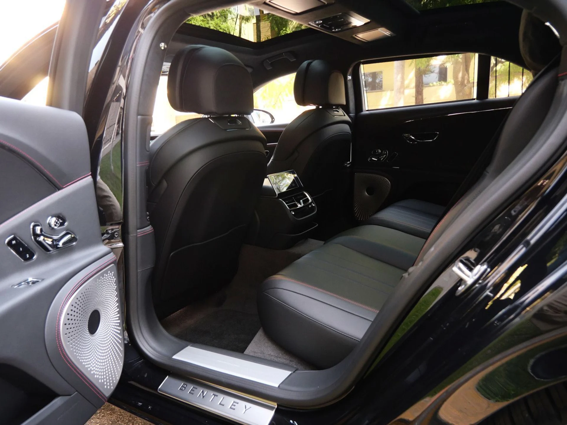 mph020_3182013808_0f691eb49f3adb53613a7aec2ec12fd6x_6507b609c3