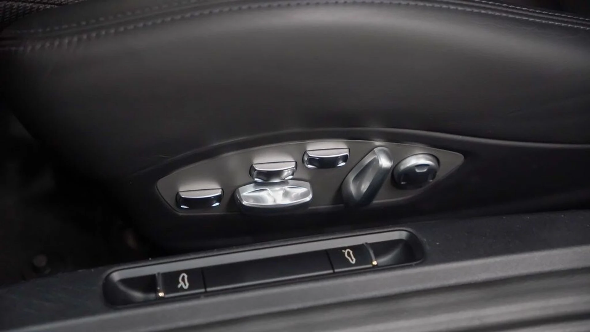 mph020_3185380102_ad2ec46aeb2d11e86cbd531a8ffe9b81x_6365294253