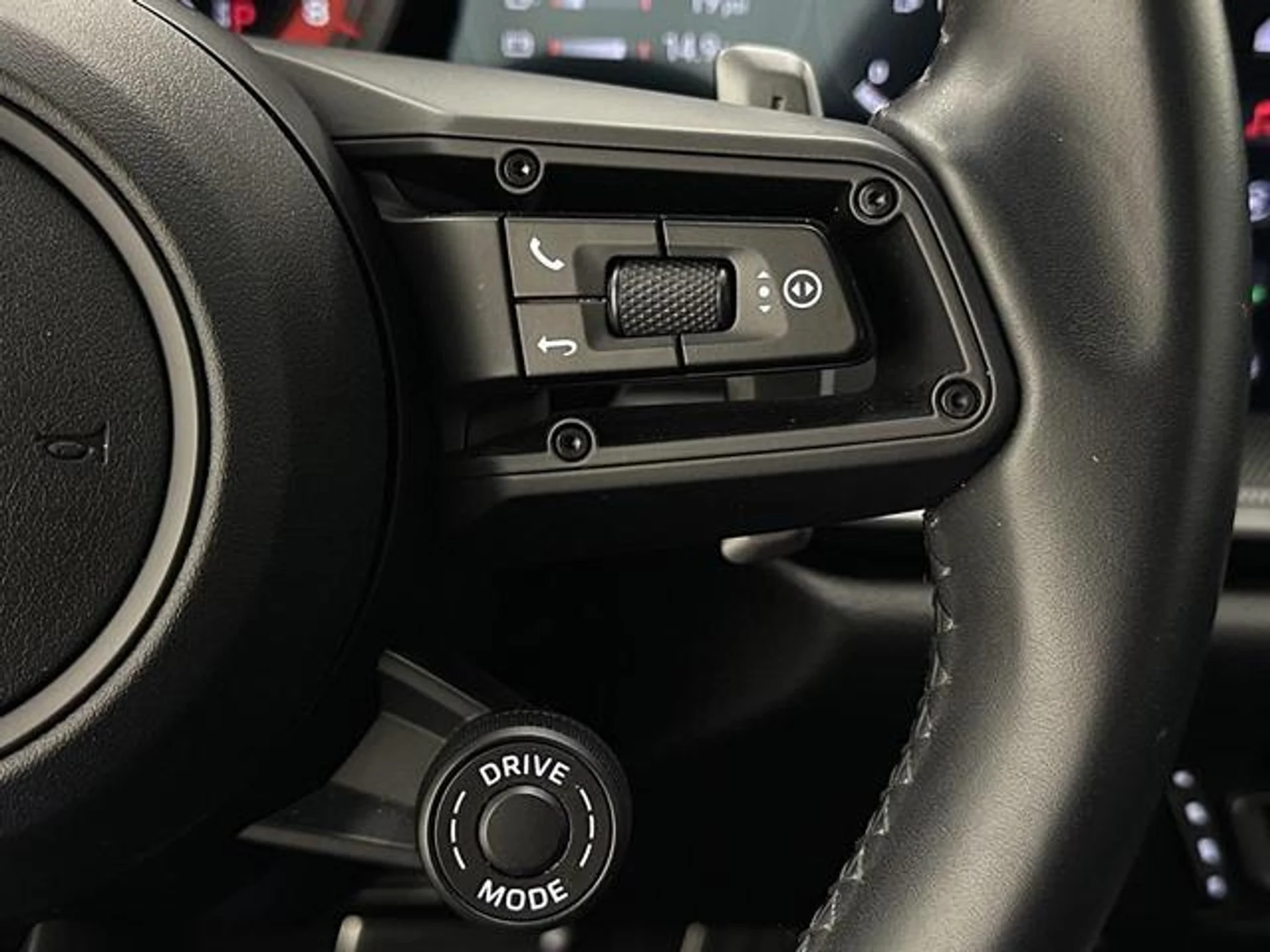 mph020_3192890828_M_Zh4_M_Dj_Mwsduh_Kb_FPQ_Ldrs8_Glyo_696aa6e52d