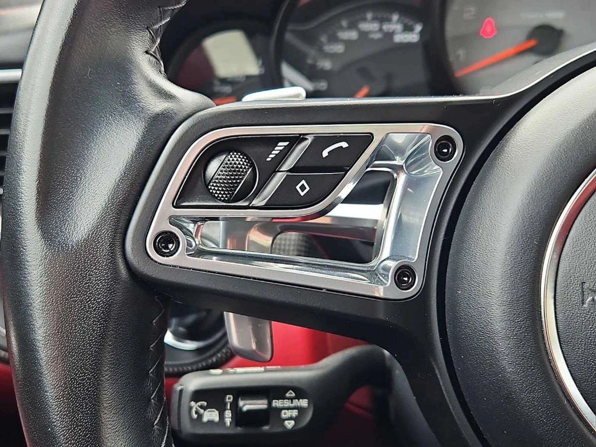 mph020_319446840_Tu_LTVQ_Eduy_Vu_U_Wzo_C_Hw8_X5_G_w_Uk_5d5f6076a0