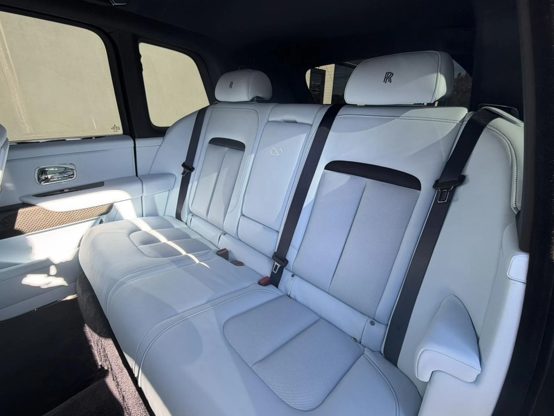 mph020_3204207324_42f83e55c3e34cb1a386a8da2e134388_c6076585c3