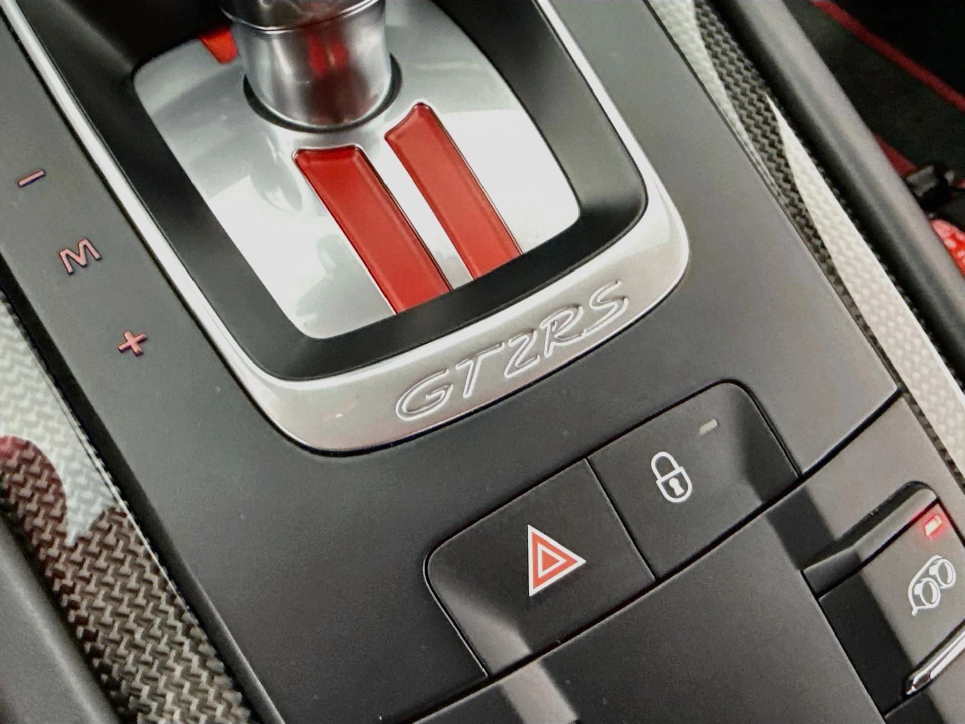 mph020_3204441751_Used_2018_Porsche_911_GT_2_RS_1785871770_0807822457
