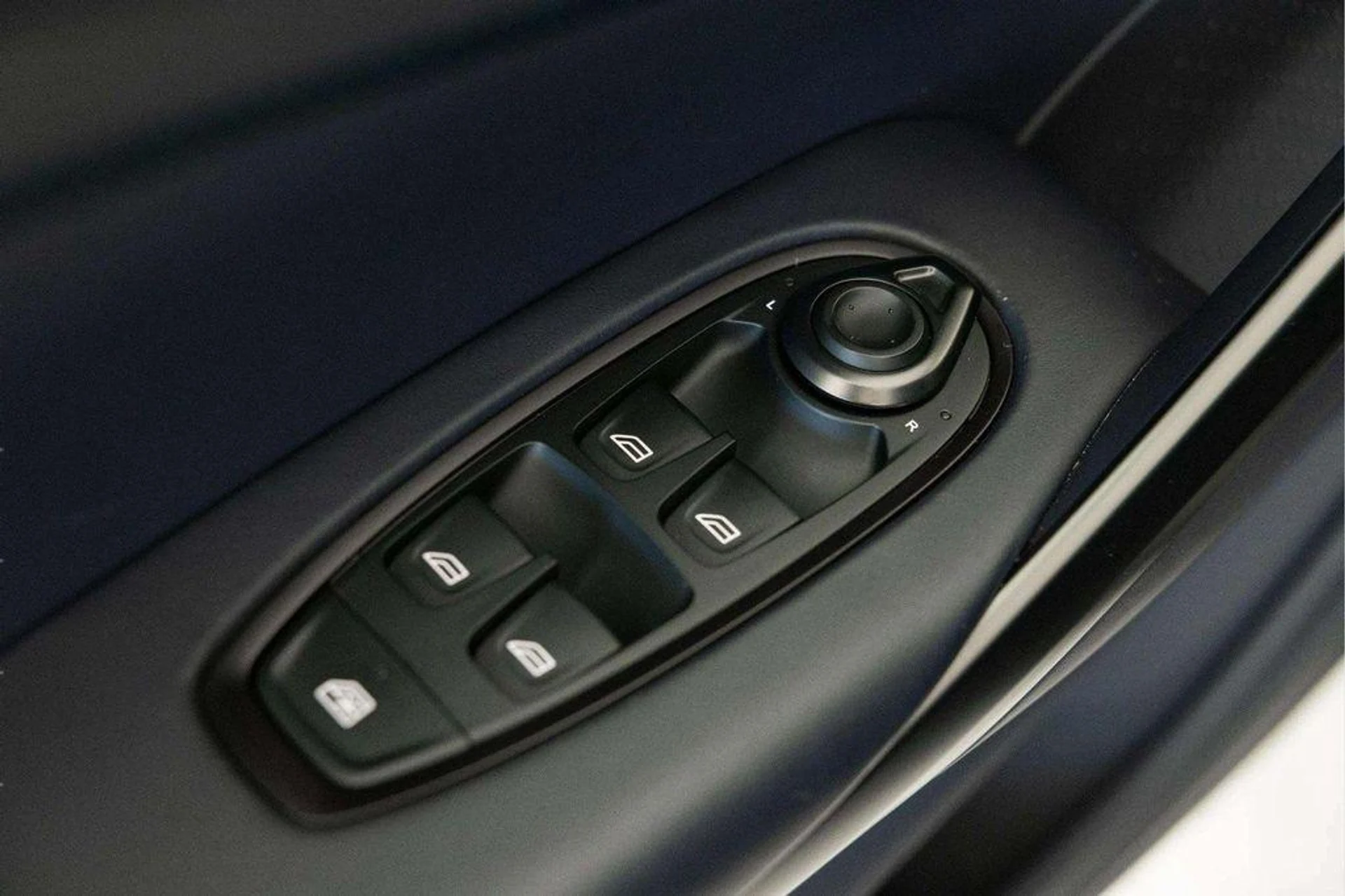 mph020_3207510948_xlw4_SWKY_An_Fy_IR_Di_M9_BOP_3_Qlp3k_f26494b4af