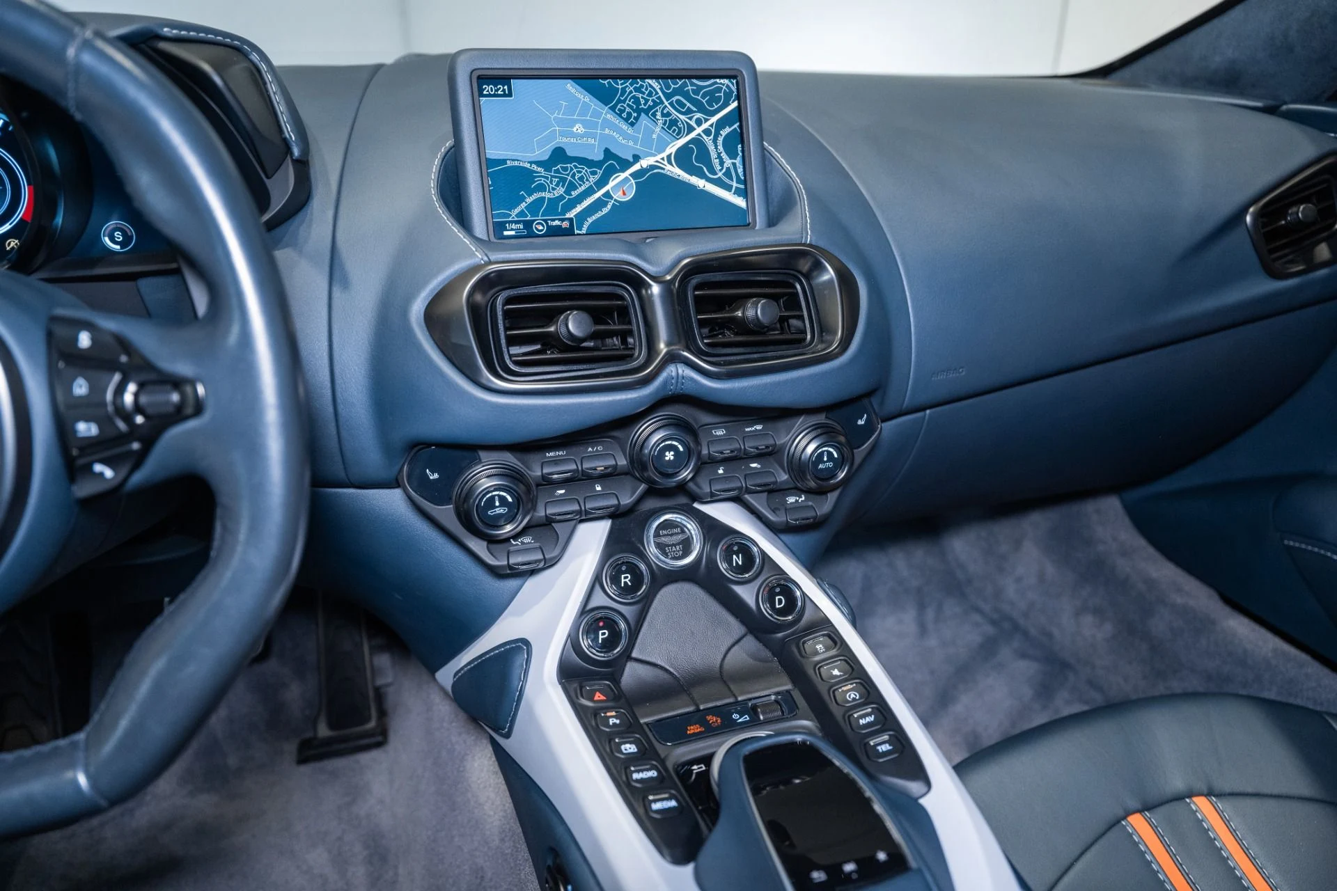 mph020_3207855989_Used_2019_Aston_Martin_Vantage_1790176598_e251c43f49