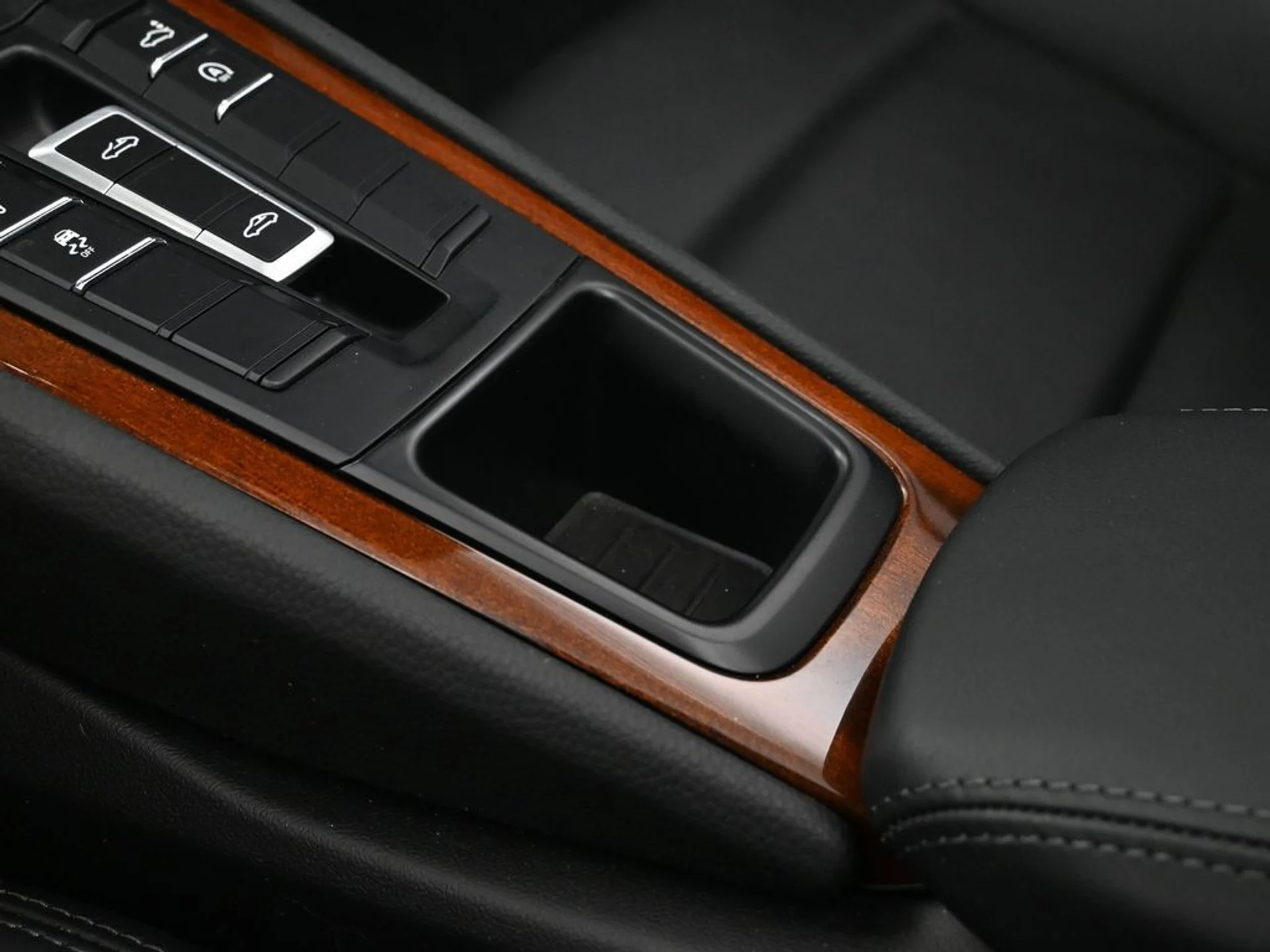 mph020_3207945678_e47c2d5f33decfe55b549685f166986dx_4c7e365673