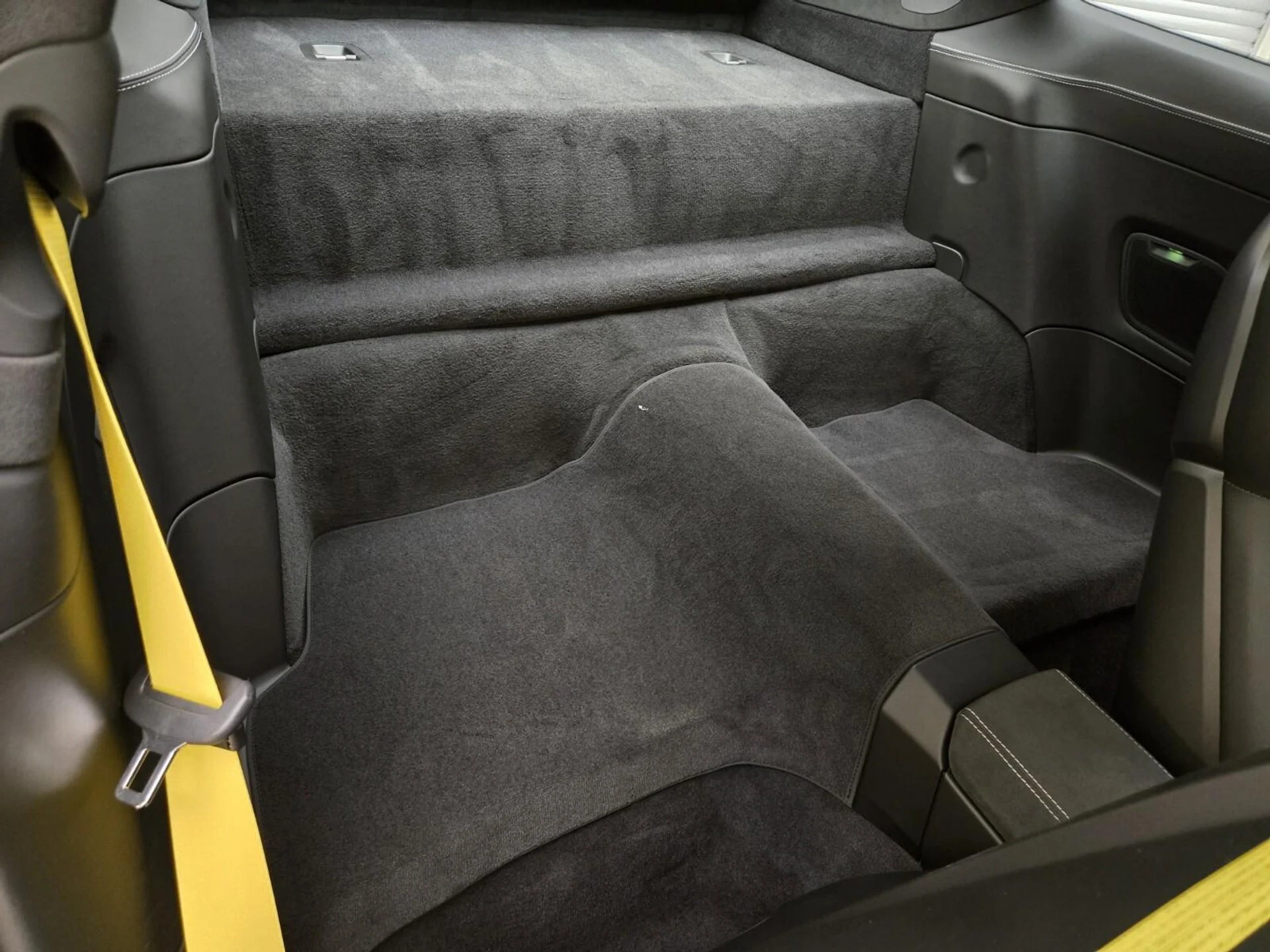 mph020_3216992330_Used_2022_Porsche_911_GT_3_1768977961_4c922e299e