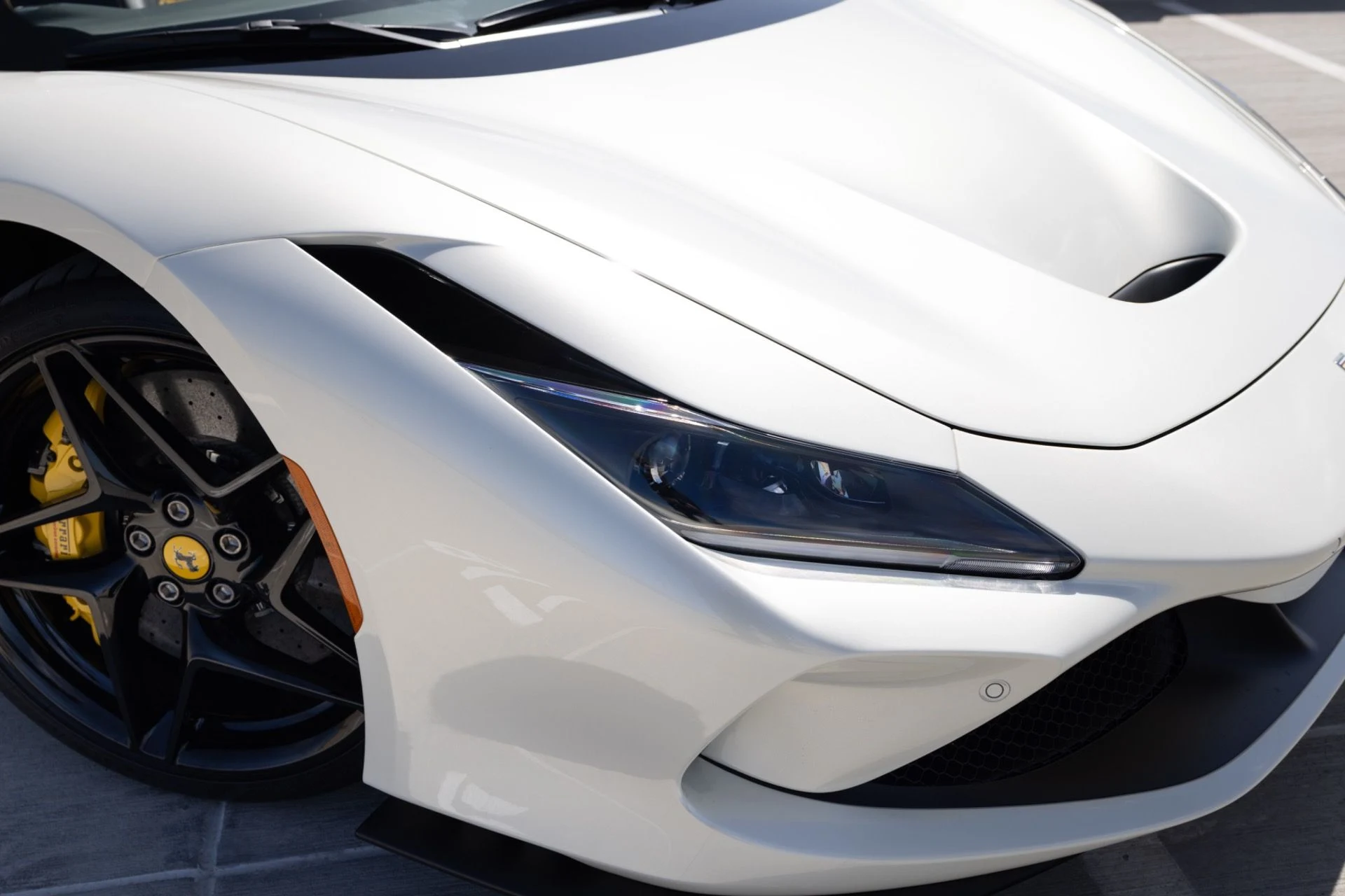 mph020_3218248900_Used_2023_Ferrari_F8_Spider_1776809234_c7b9b7ed0b