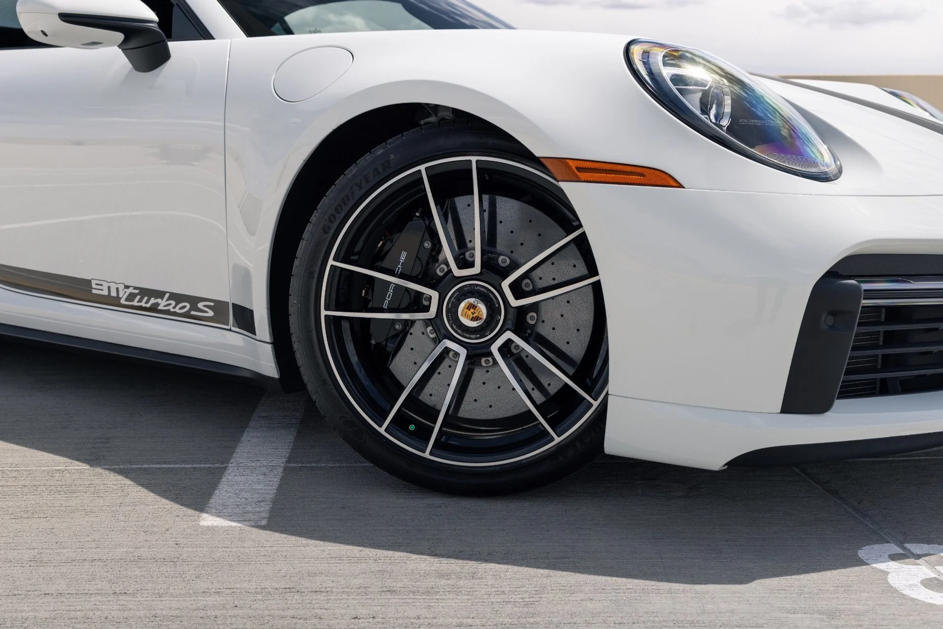 mph020_3226811350_Used_2025_Porsche_911_Turbo_S_1776200682_c0649fbd5f