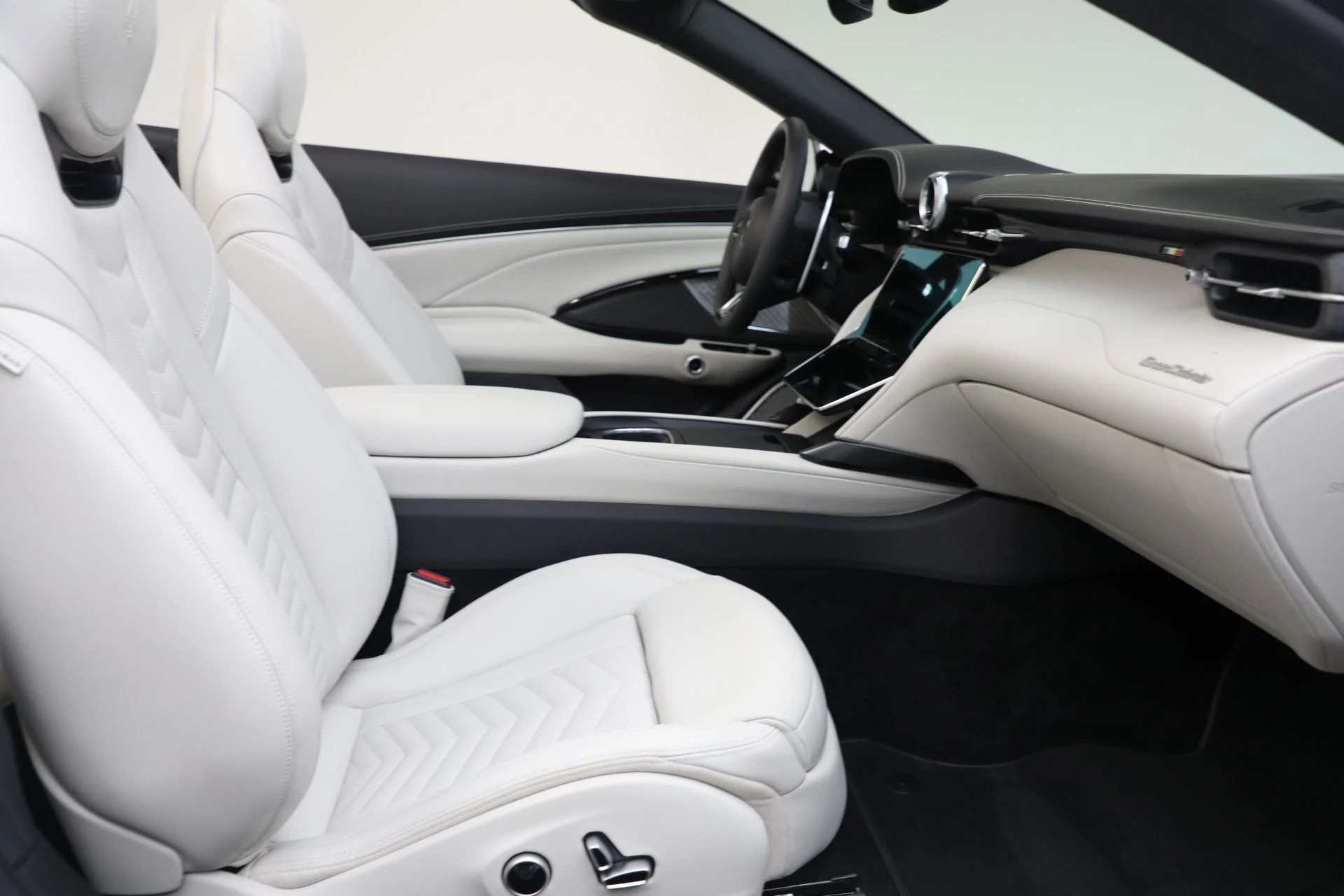 mph020_3228142817_New_2026_Maserati_Gran_Cabrio_Modena_1760557805_82346fd6d2