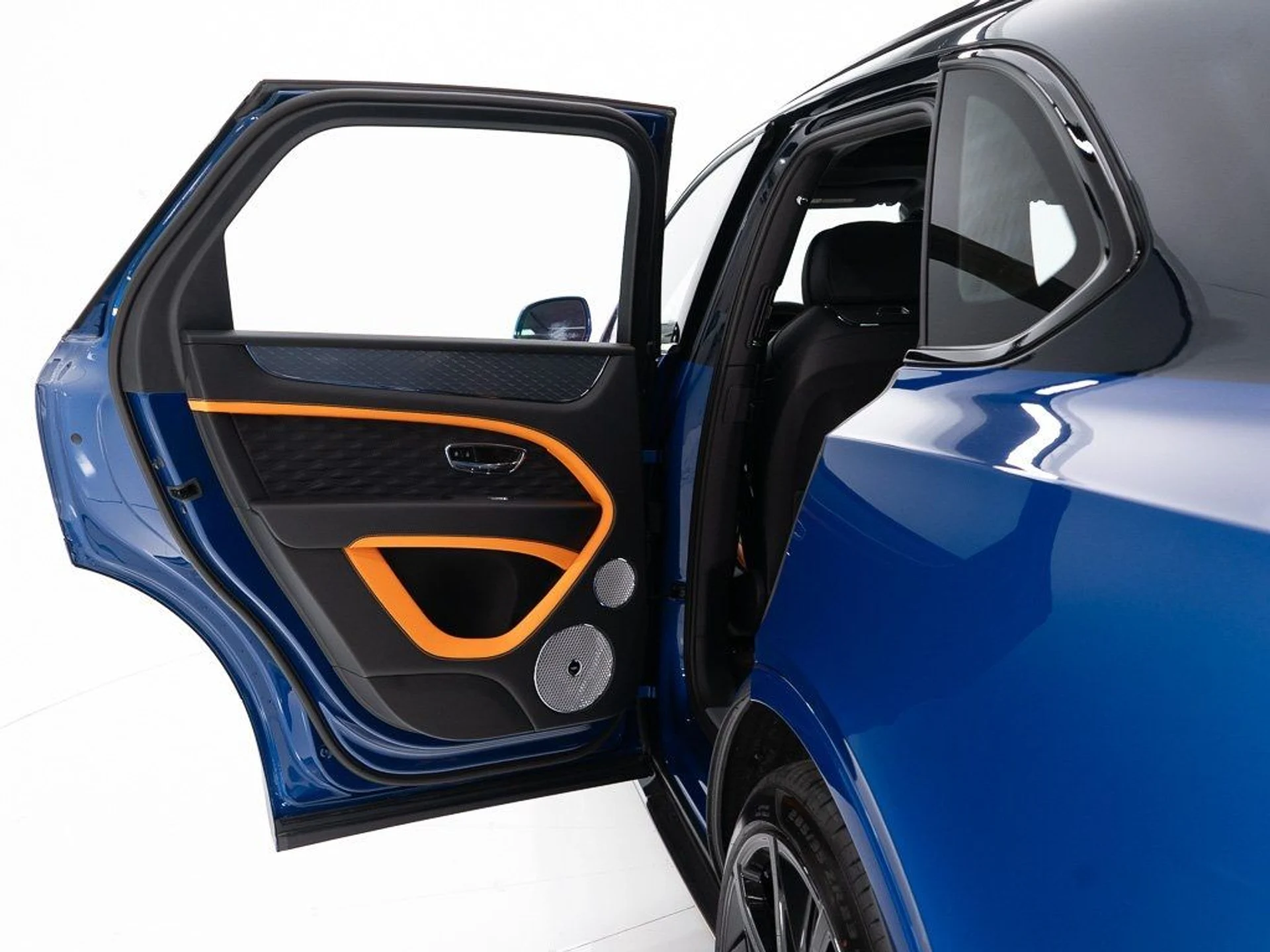 mph020_3230969476_c890ca2788924b26cdc5bd49821efac8_c36e1bab08