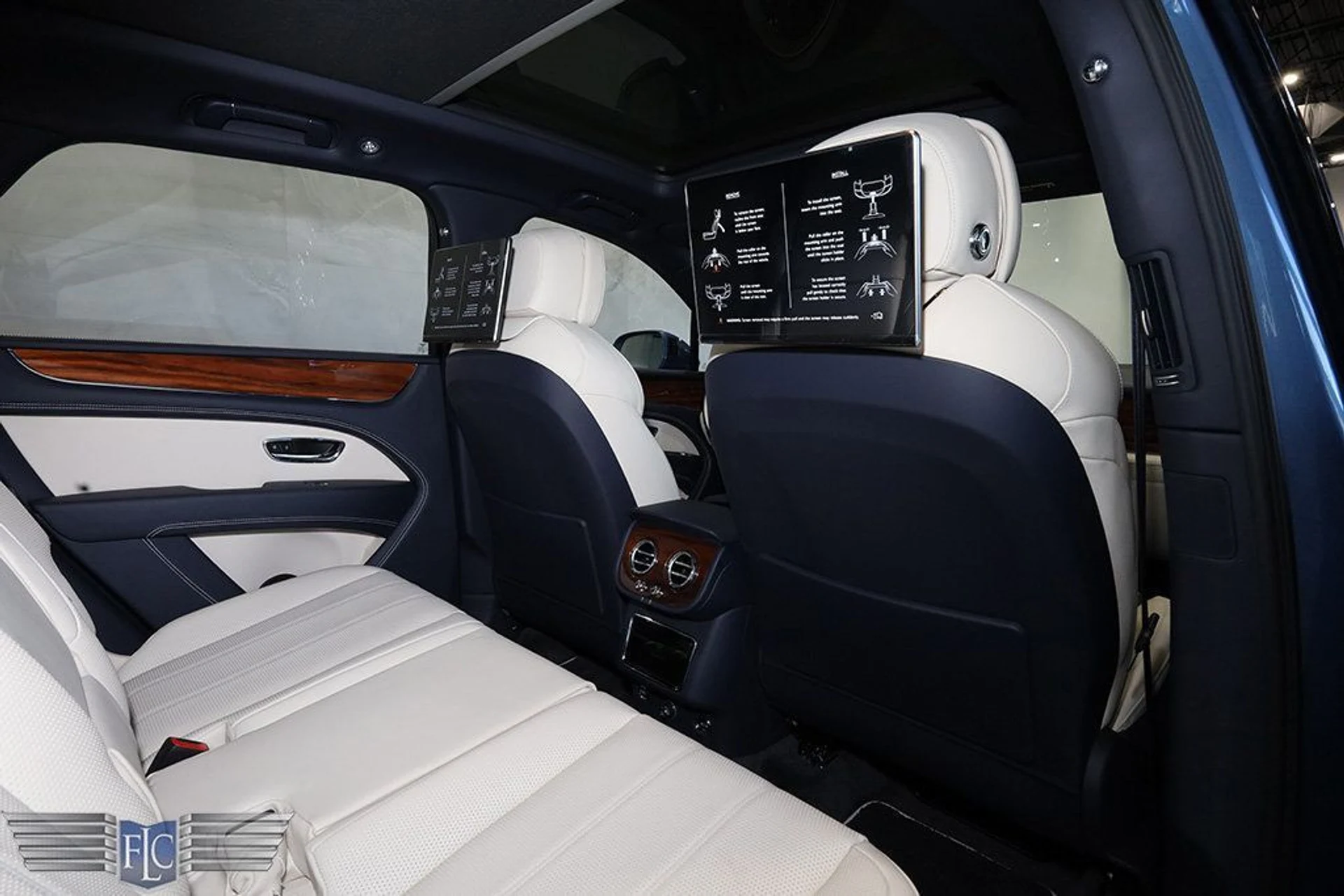 mph020_3240431326_used_2022_bentley_bentayga_v8awd_9689_22903607_21_1024_06bde8d4b5