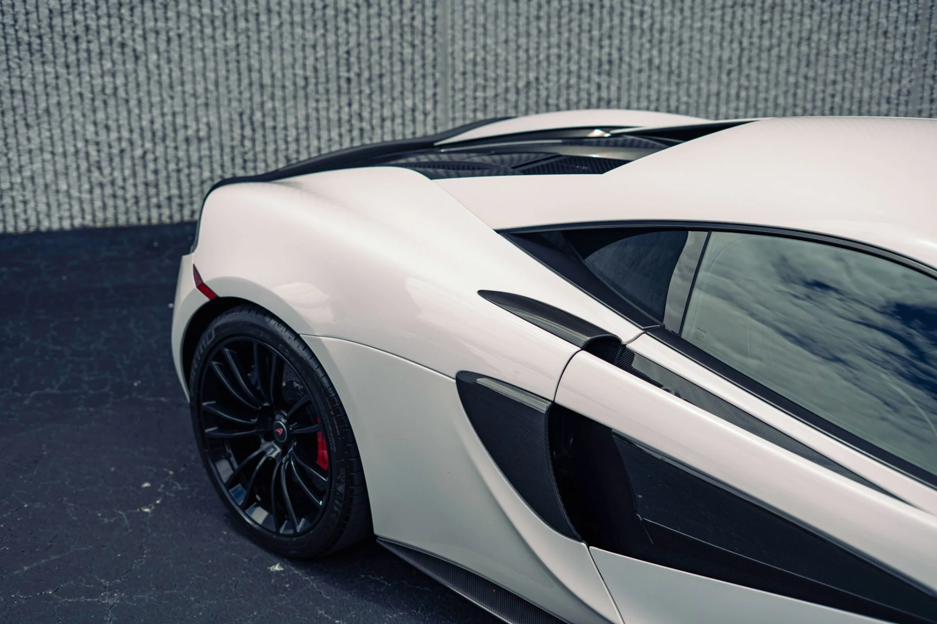 mph020_324822254_Used_2016_Mc_Laren_570_S_w_a_236_K_MSRP_LOADED_w_MSO_Carbon_Options_1776279753_864a37562a