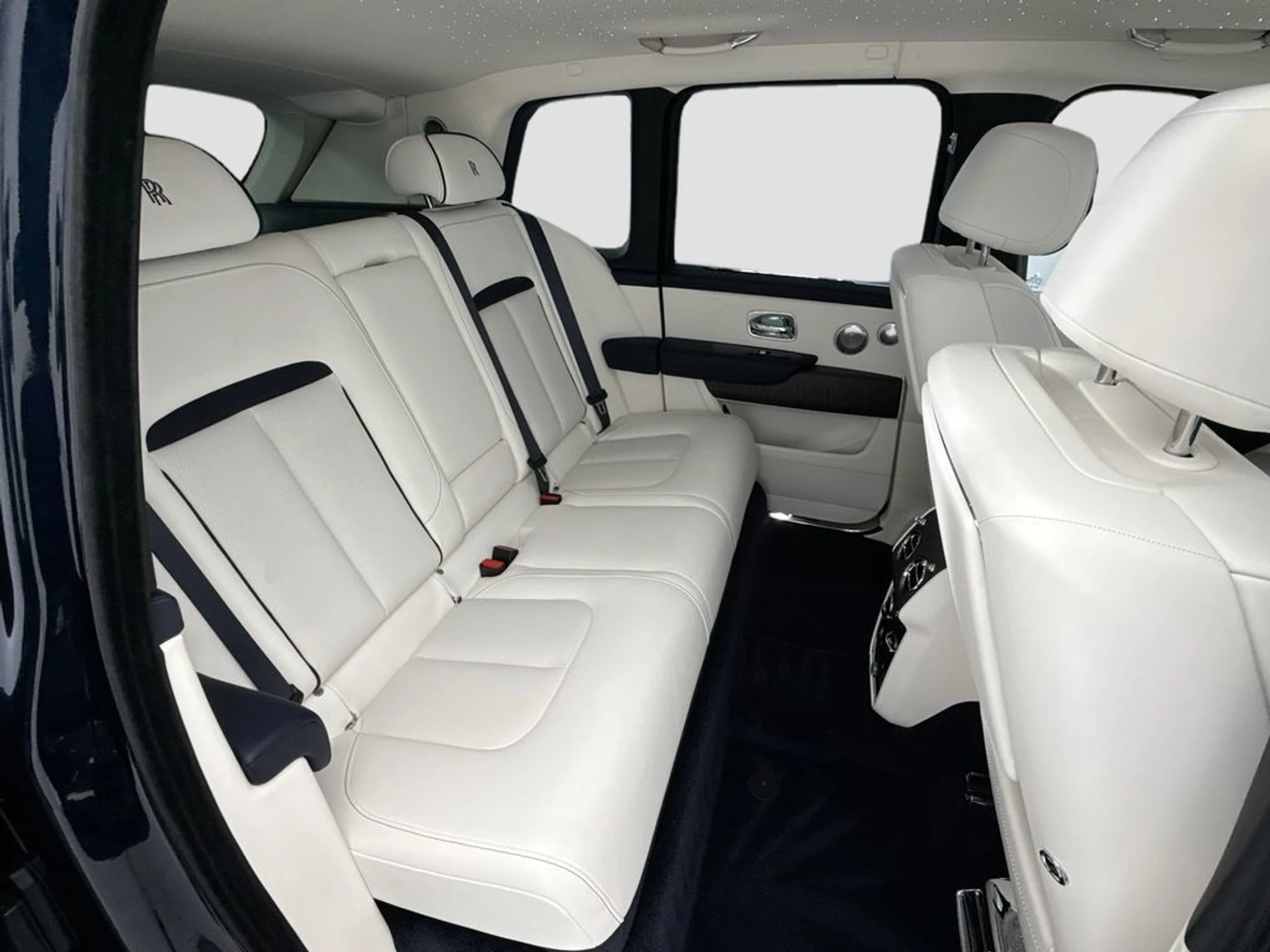 mph020_3250501428_used_2026_rolls_royce_cullinan_sportutility_8119_23009484_21_1024_58b91d1e9d