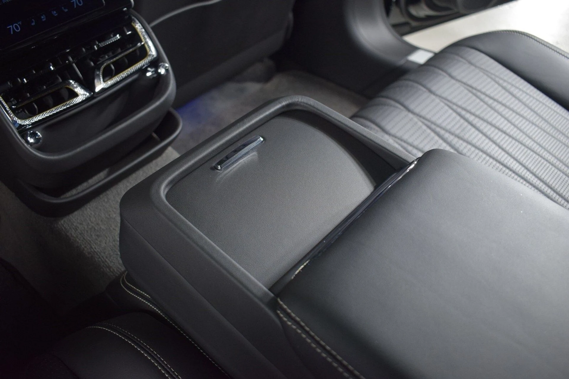 mph020_3251320406_80fae54b125ddc49baab359b887e5156x_0a98b5f280