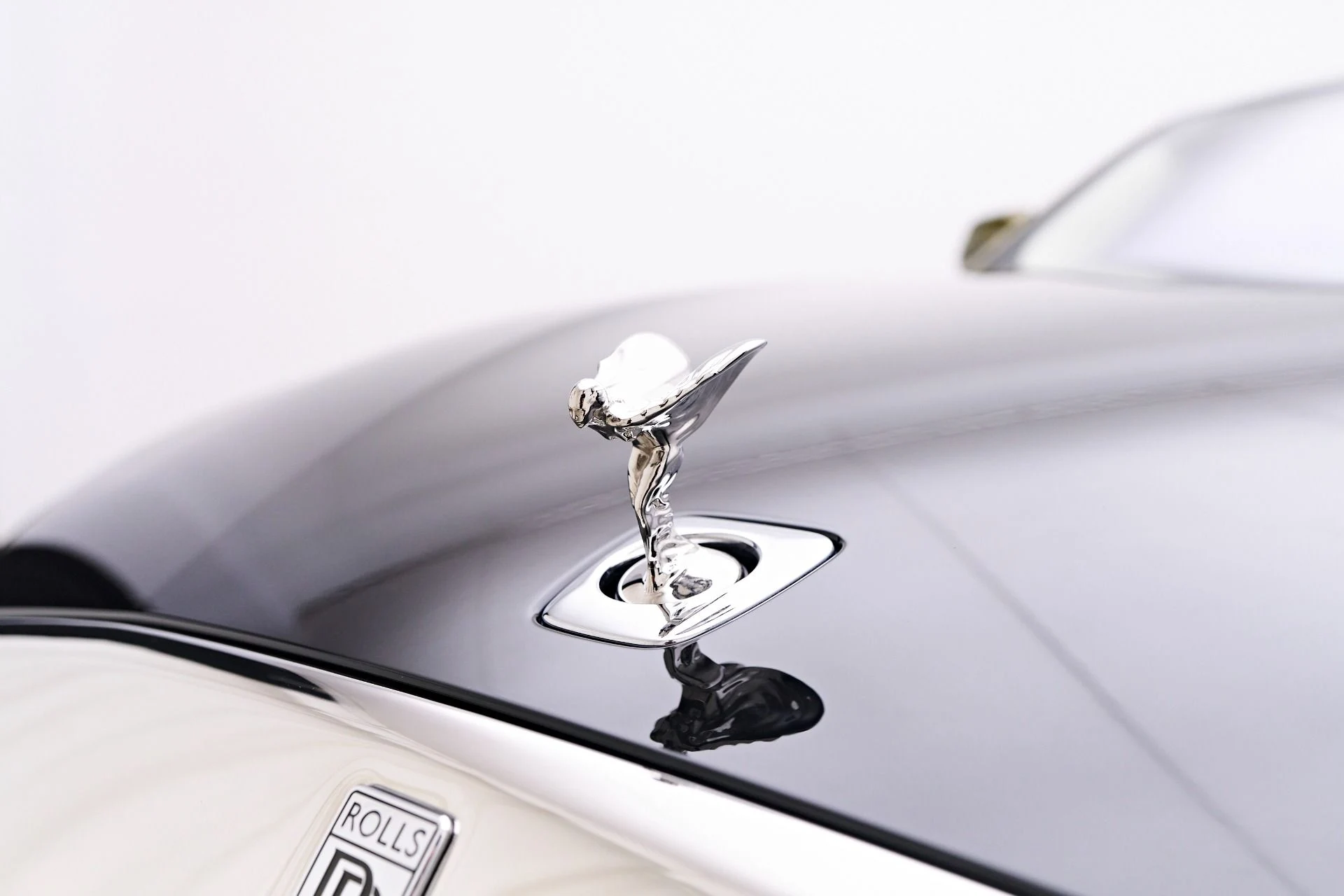 mph020_3251829630_Used_2024_Rolls_Royce_Spectre_1753235106_8c13a248b5