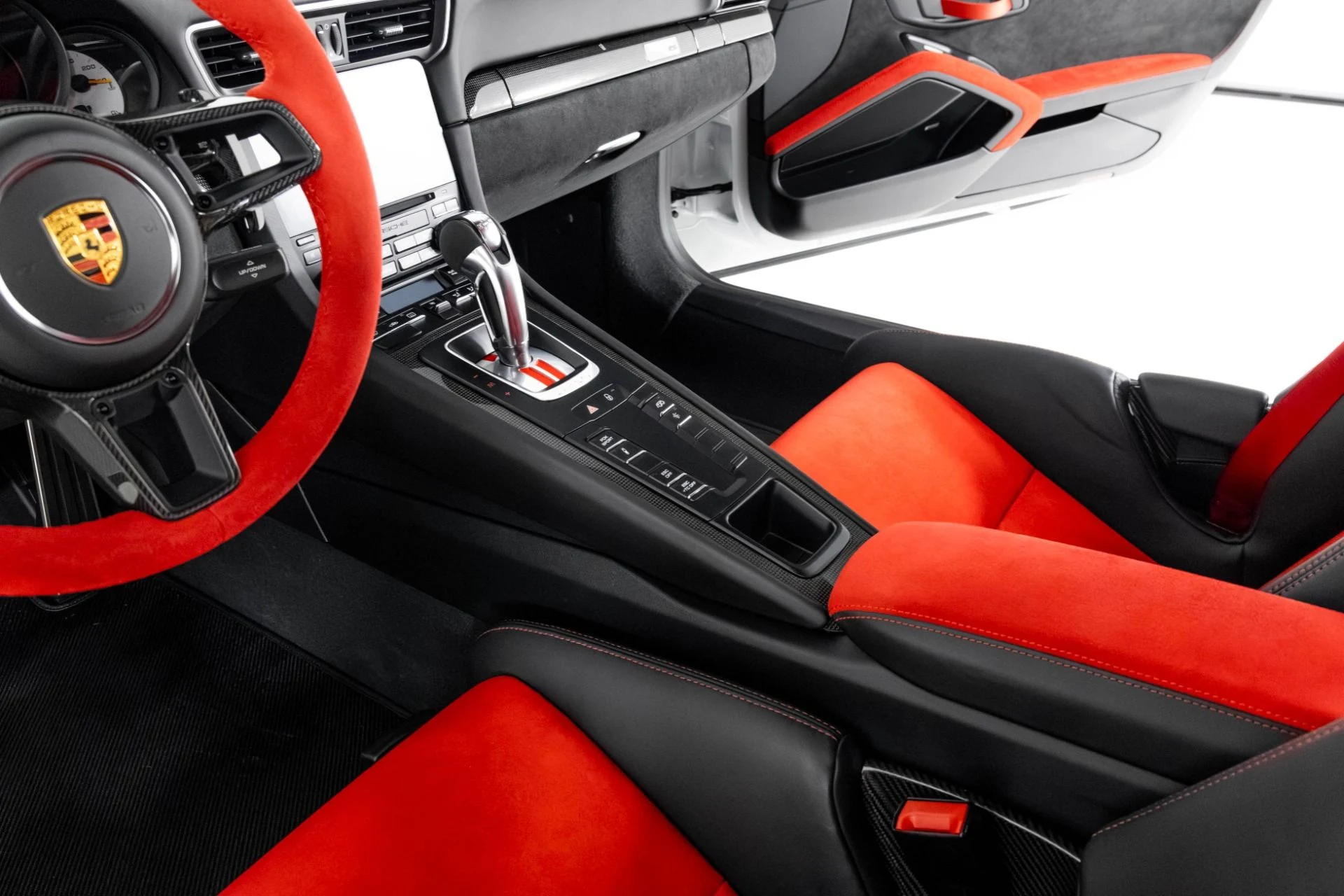 mph020_3260697921_Used_2018_Porsche_911_GT_2_RS_1763508422_1bd4e7ef49