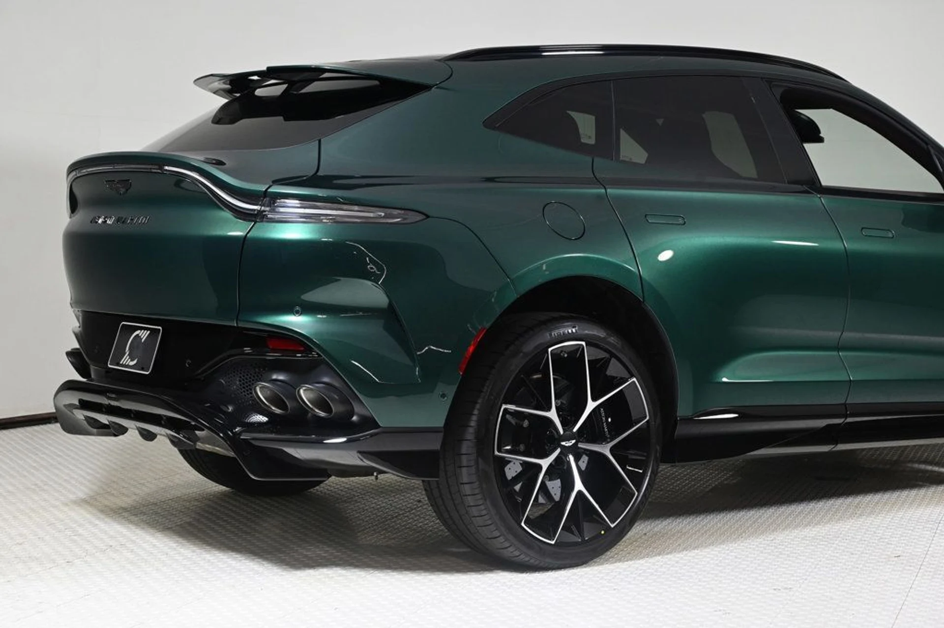 mph020_326101264_new_2026_aston_martin_dbx_707awd_11350_22961642_21_1024_0ddce4835a