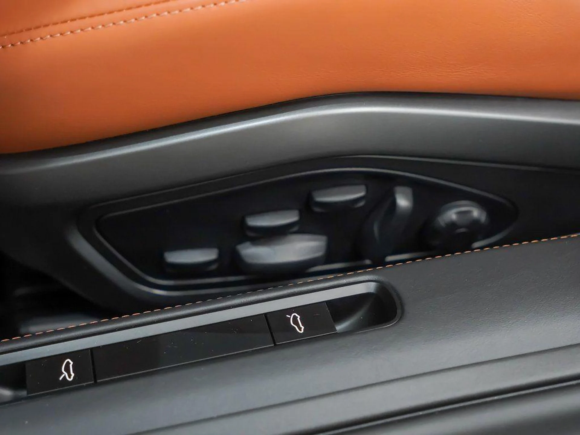 mph020_326648345_iuf_d_KN_Yg6a6c_Cv9d1_Jqrn_Qg_Qlg_ff363e1700