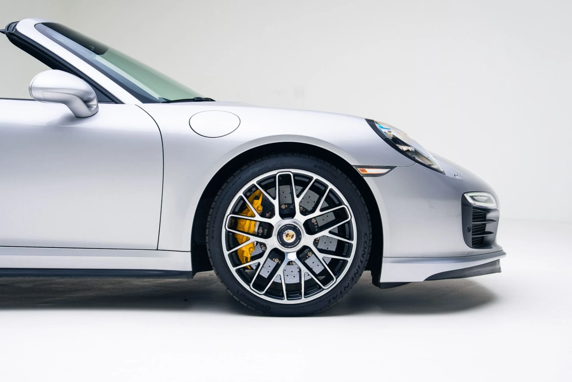 mph020_3280864758_Used_2016_Porsche_911_Turbo_S_1764978291_5c7aee606d