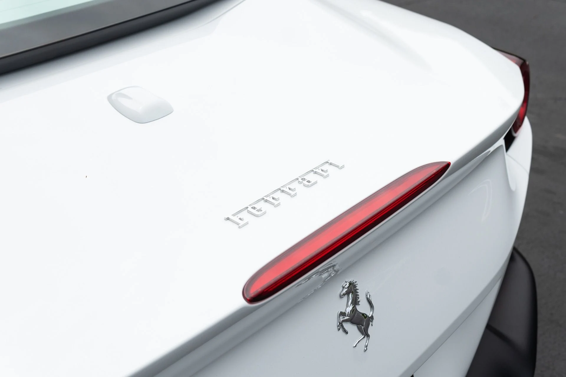 mph020_3282616284_Used_2023_Ferrari_Portofino_M_1775657761_2cef777446