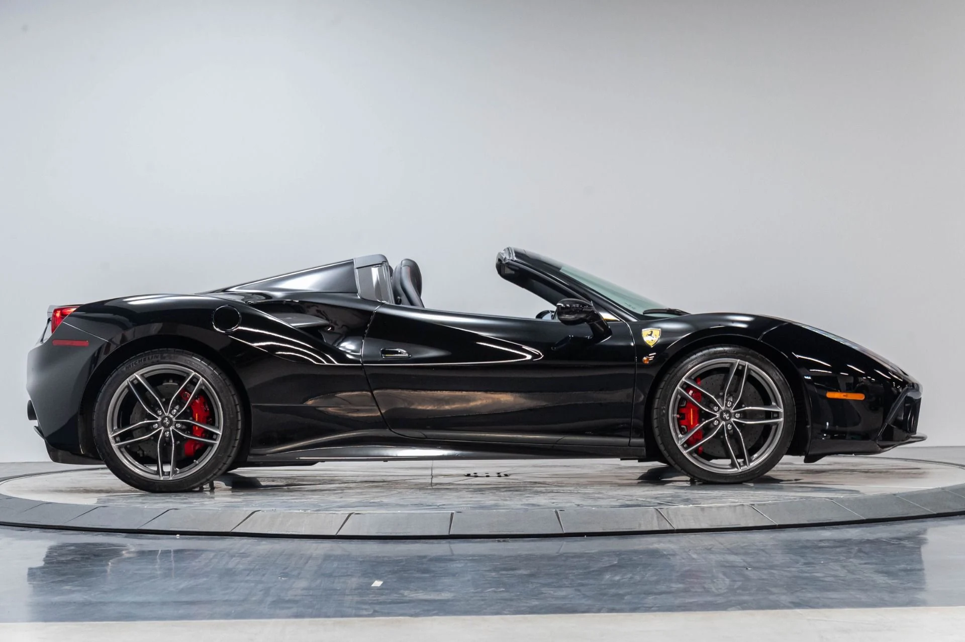 mph020_3285495402_Used_2016_Ferrari_488_Spider_Base_1785961284_b06b11545b