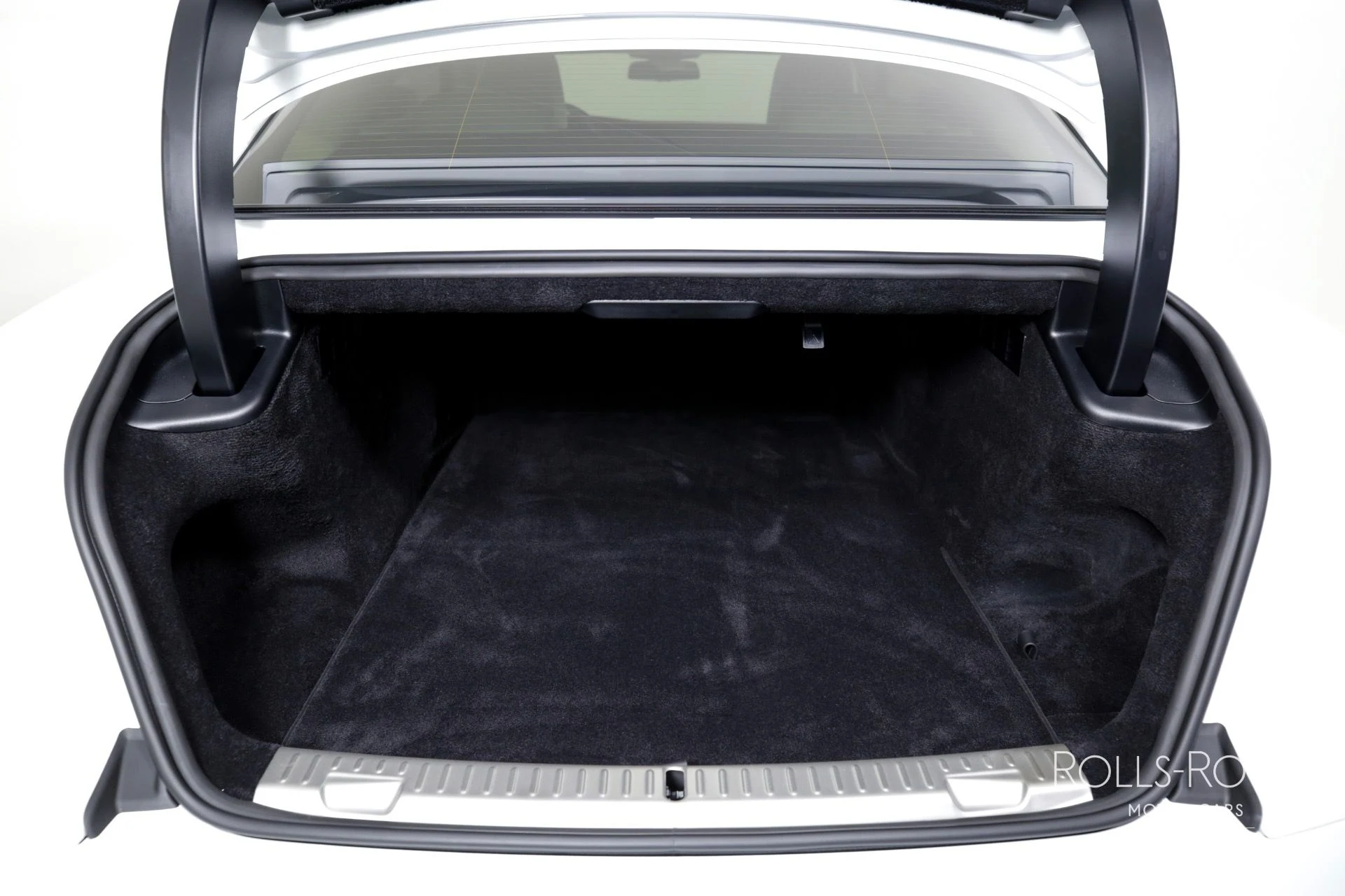 mph020_3291354338_Used_2024_Rolls_Royce_Spectre_1722271602_84d9cf672b