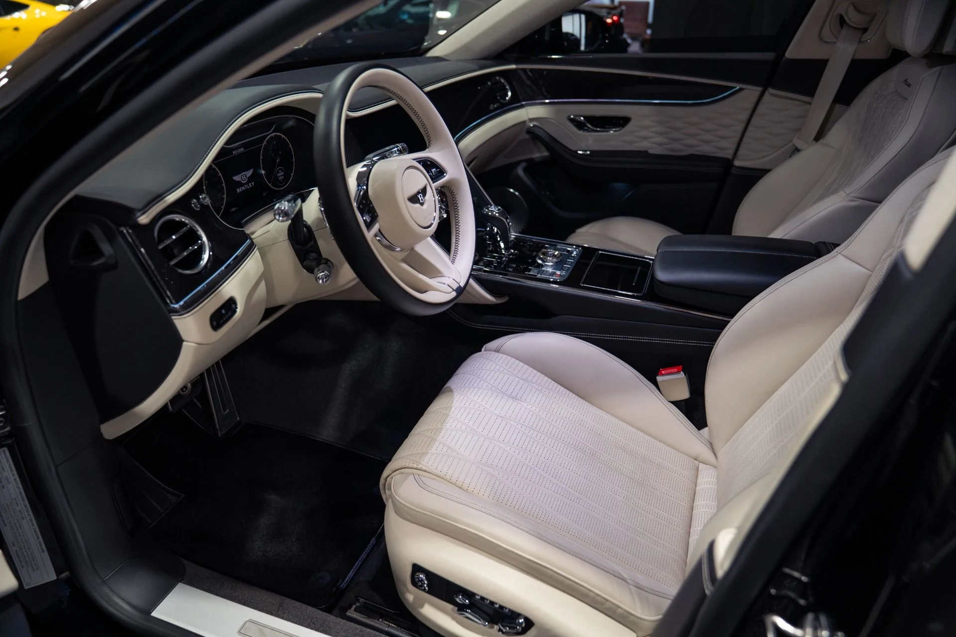 mph020_3292807699_Used_2023_Bentley_Flying_Spur_Azure_1787341097_cac9d1e413