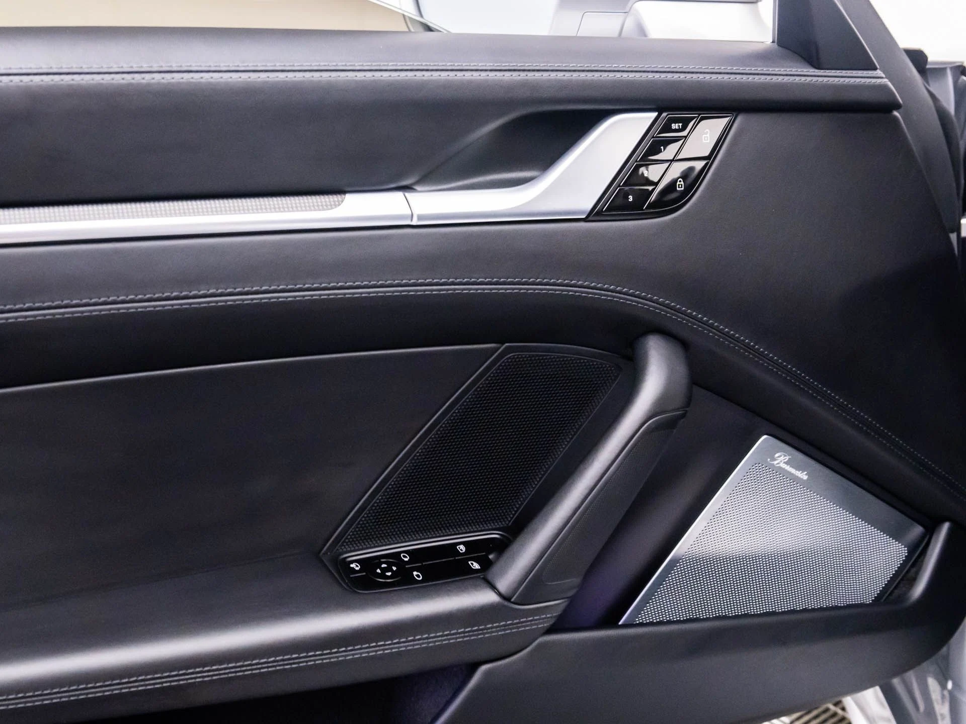 mph020_3294672473_a9f949ebc3d0d535ef5c95bb4fec9dacx_f6708b9e69