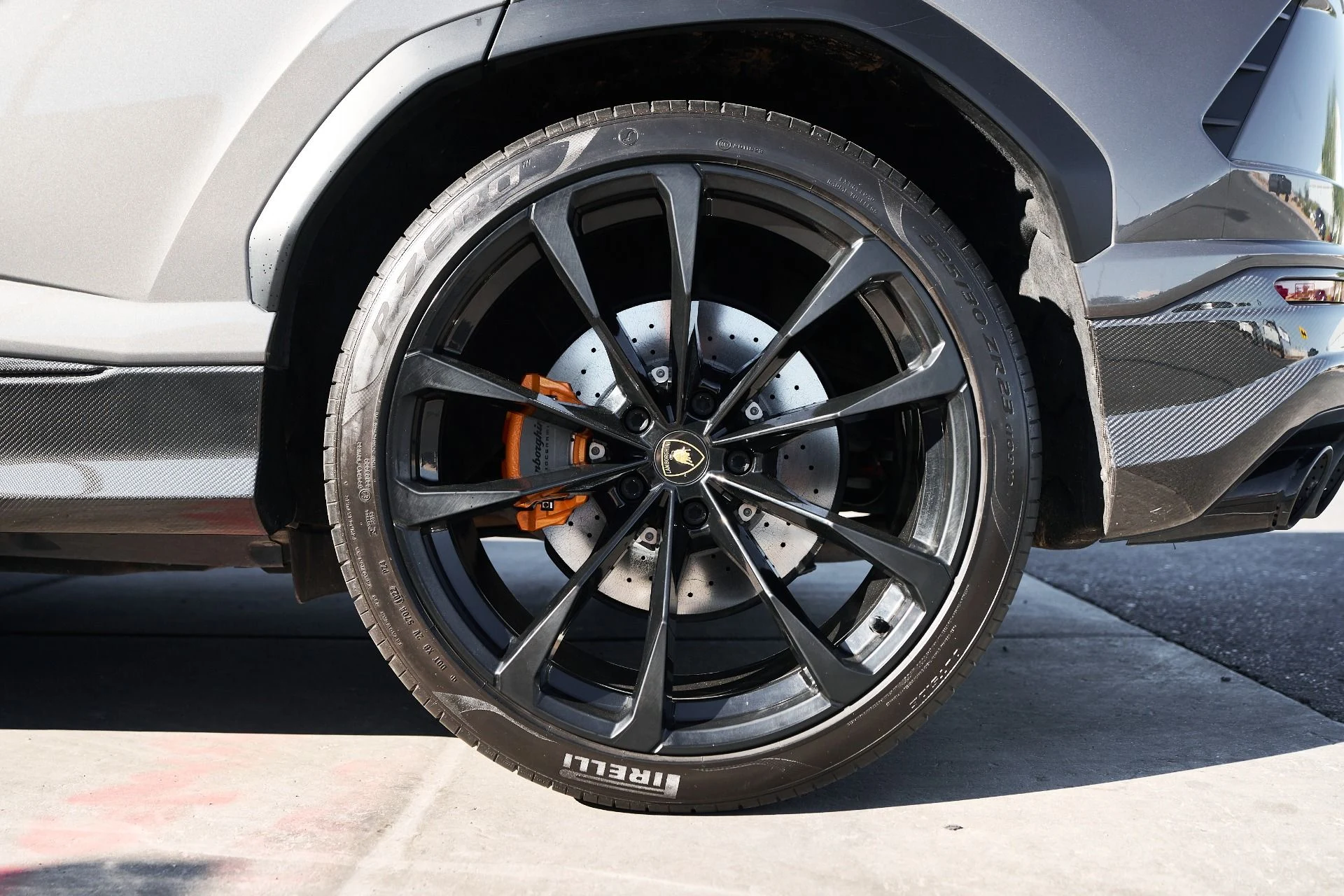 mph020_3299129278_Used_2022_Lamborghini_Urus_Base_1759562033_9c19d06ad0