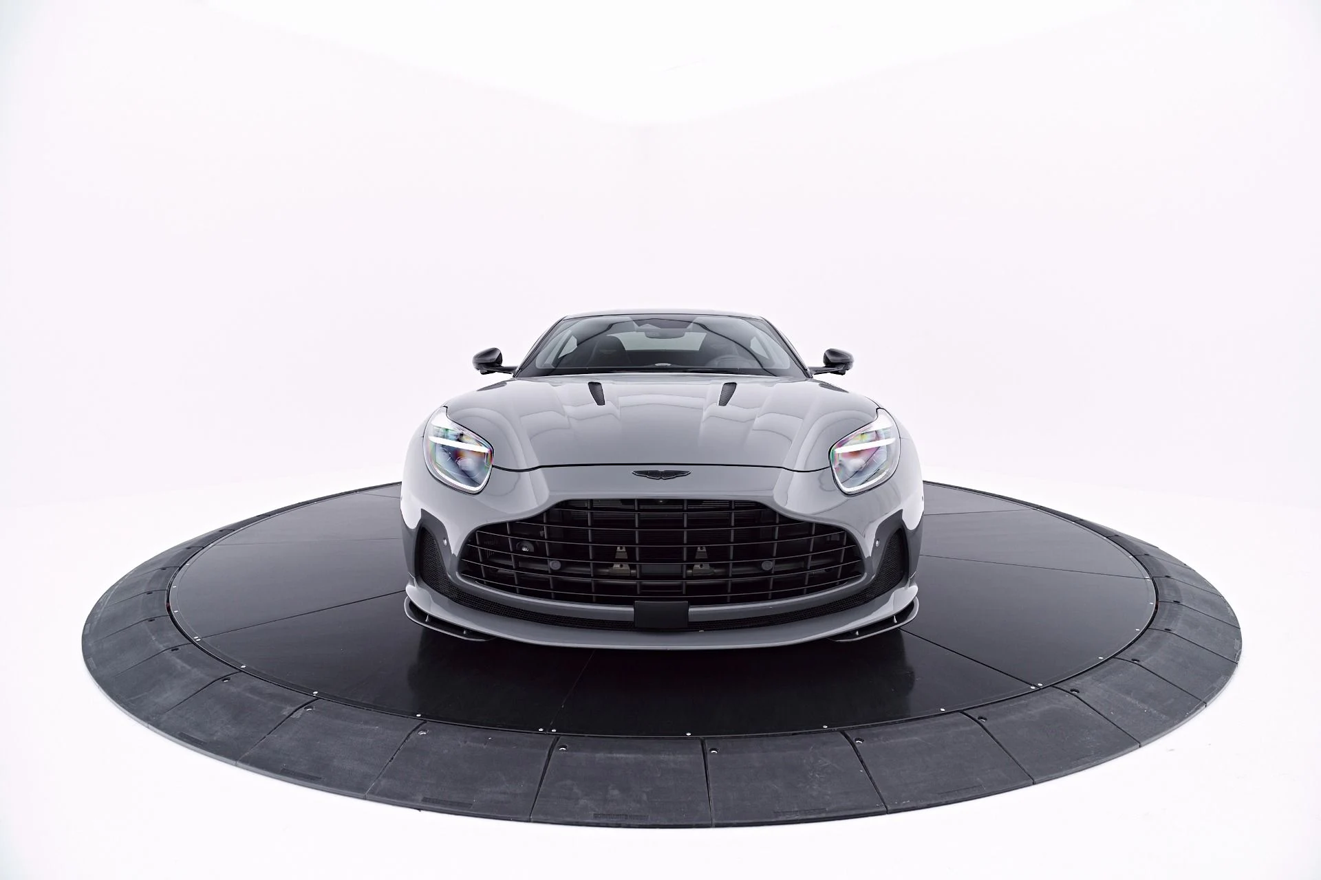 mph020_3307879888_Used_2024_Aston_Martin_DB_12_1781813782_59995cece6