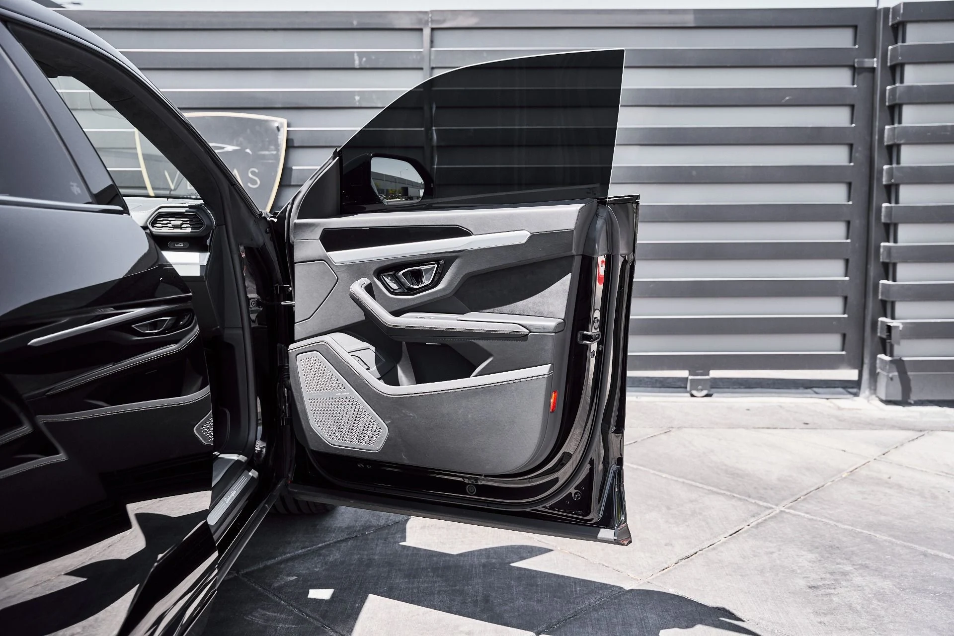 mph020_3310652104_Used_2022_Lamborghini_Urus_1778790358_2e2141647e