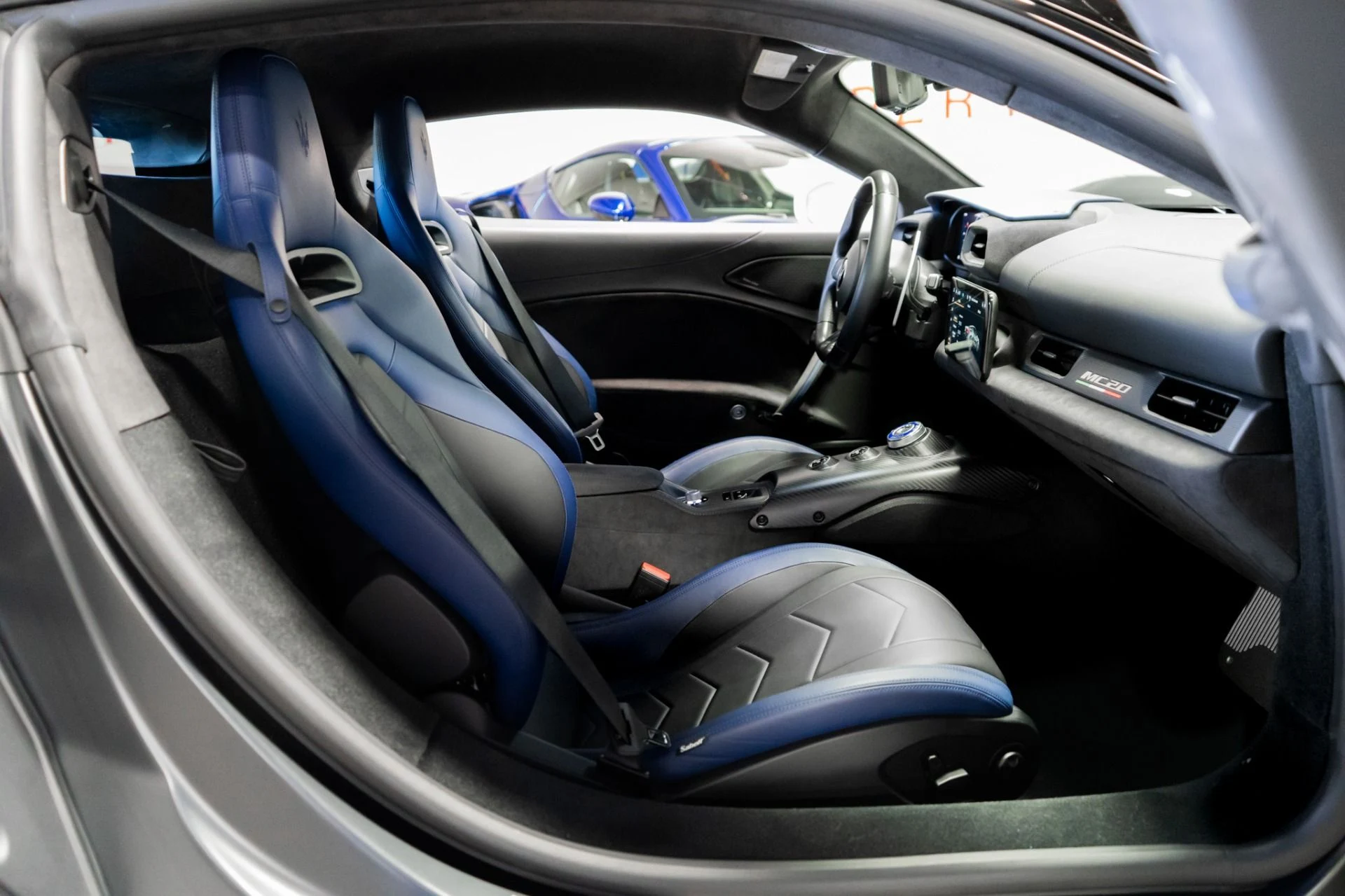 mph020_3312745565_Used_2022_Maserati_MC_20_1759174720_2936a8c93b