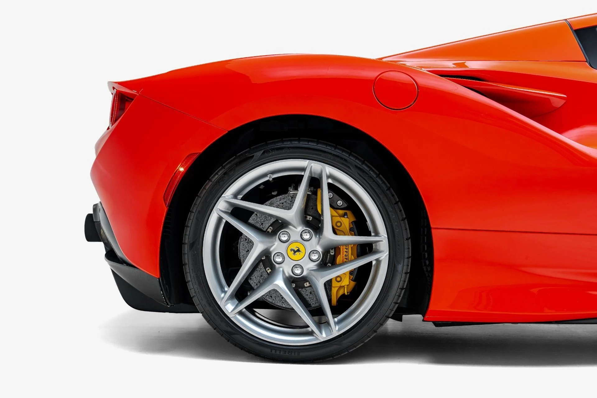 mph020_3314677443_Used_2022_Ferrari_F8_Spider_1788281661_45add0094a