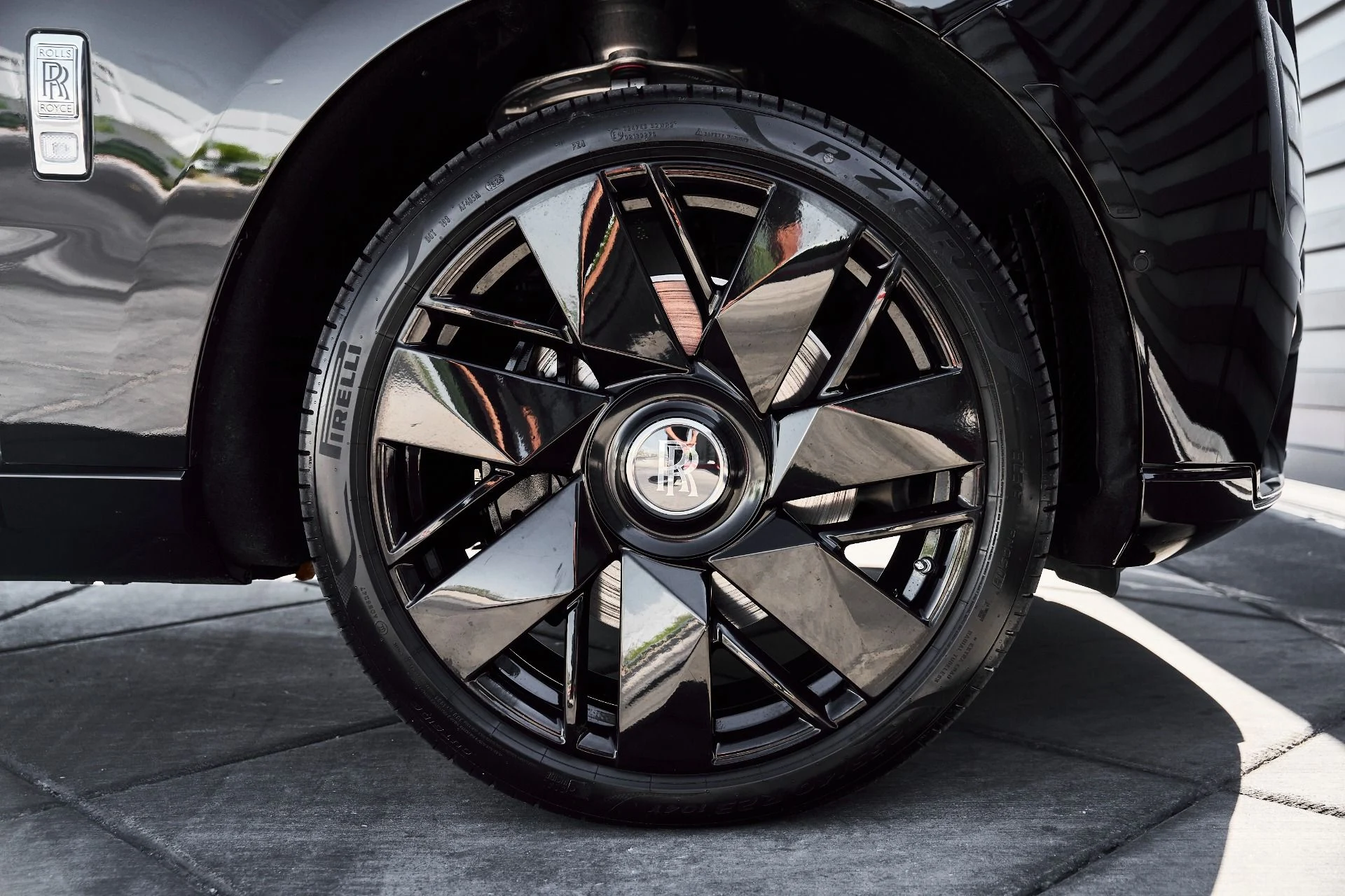 mph020_3317041248_Used_2026_Rolls_Royce_Cullinan_1774544473_c0924c62fe