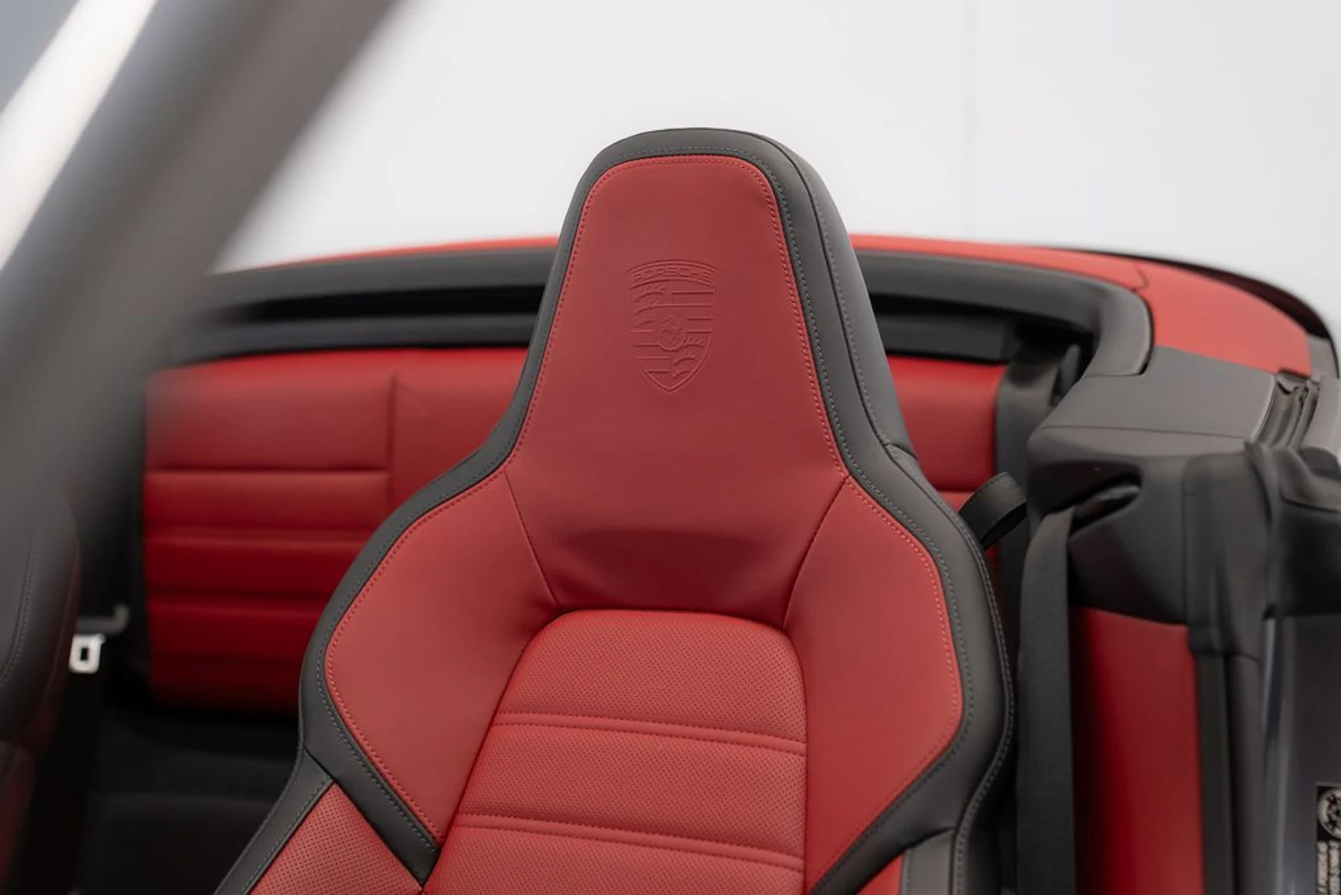 mph020_3320433673_porsche_911_2025_jpg_v_1776180195_ac47d01eea