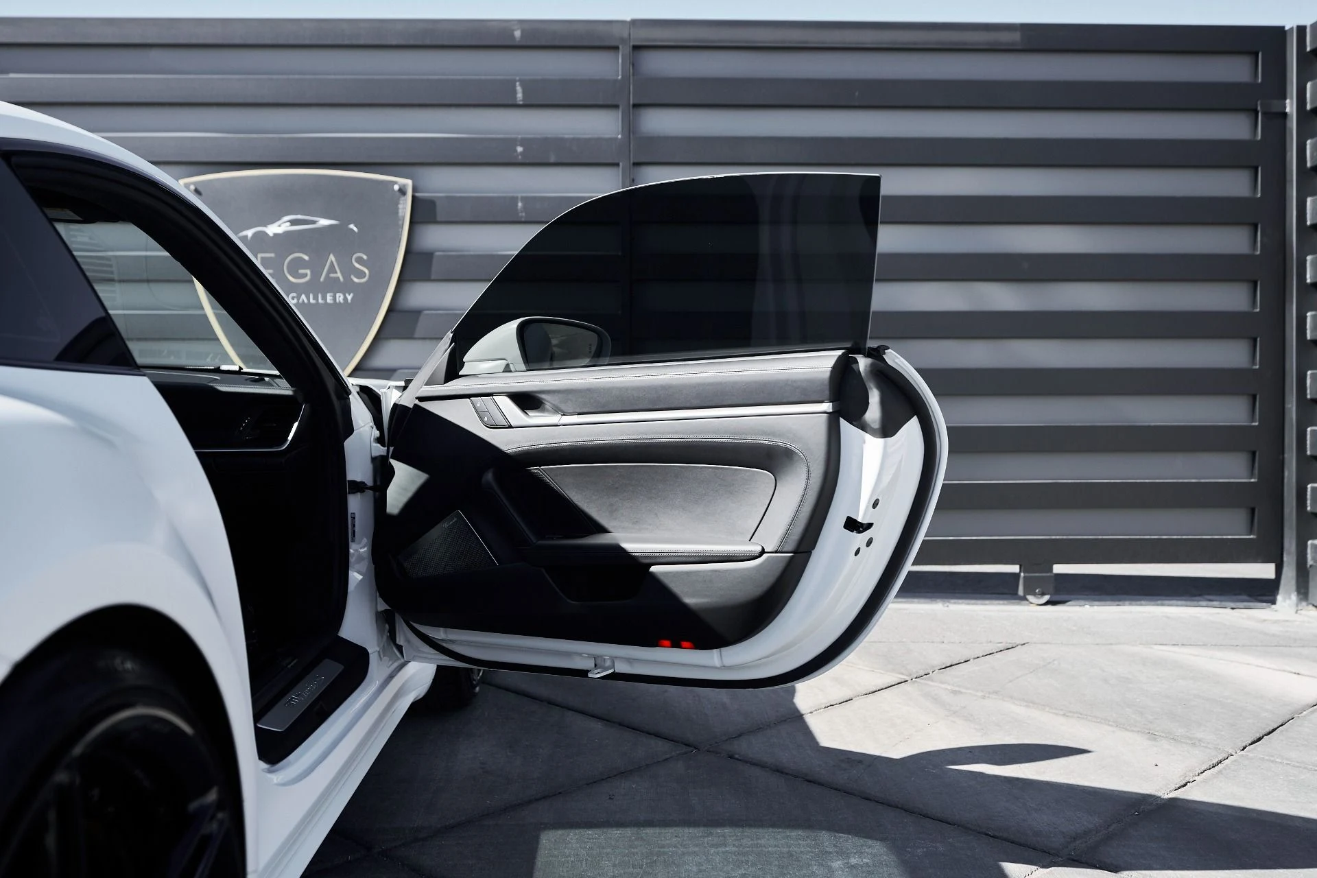 mph020_3330448587_Used_2025_Porsche_911_Turbo_S_1762914243_b7eb817af8