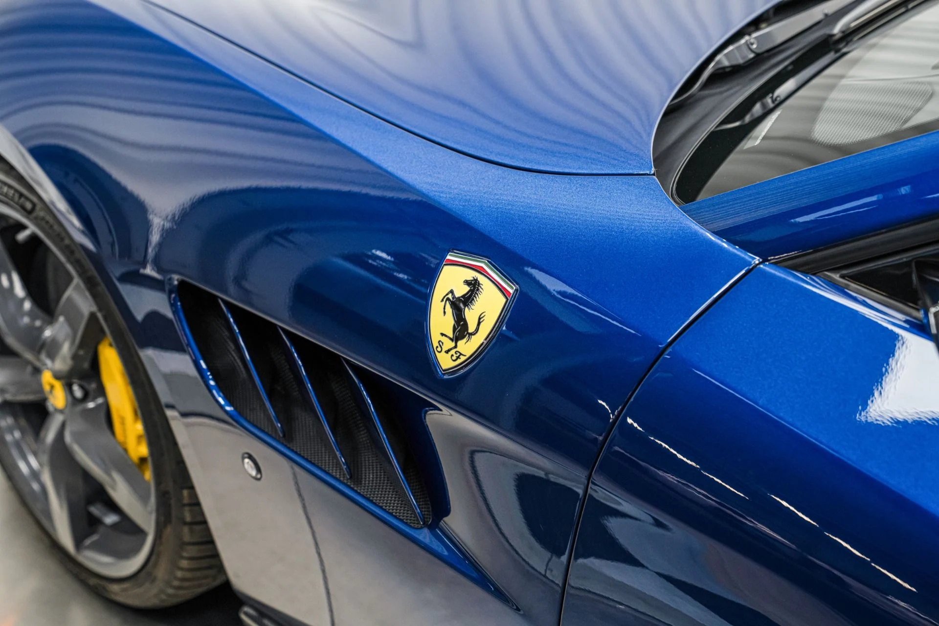 mph020_333843969_Used_2019_Ferrari_GTC_4_Lusso_V12_1762198227_30eadeafca