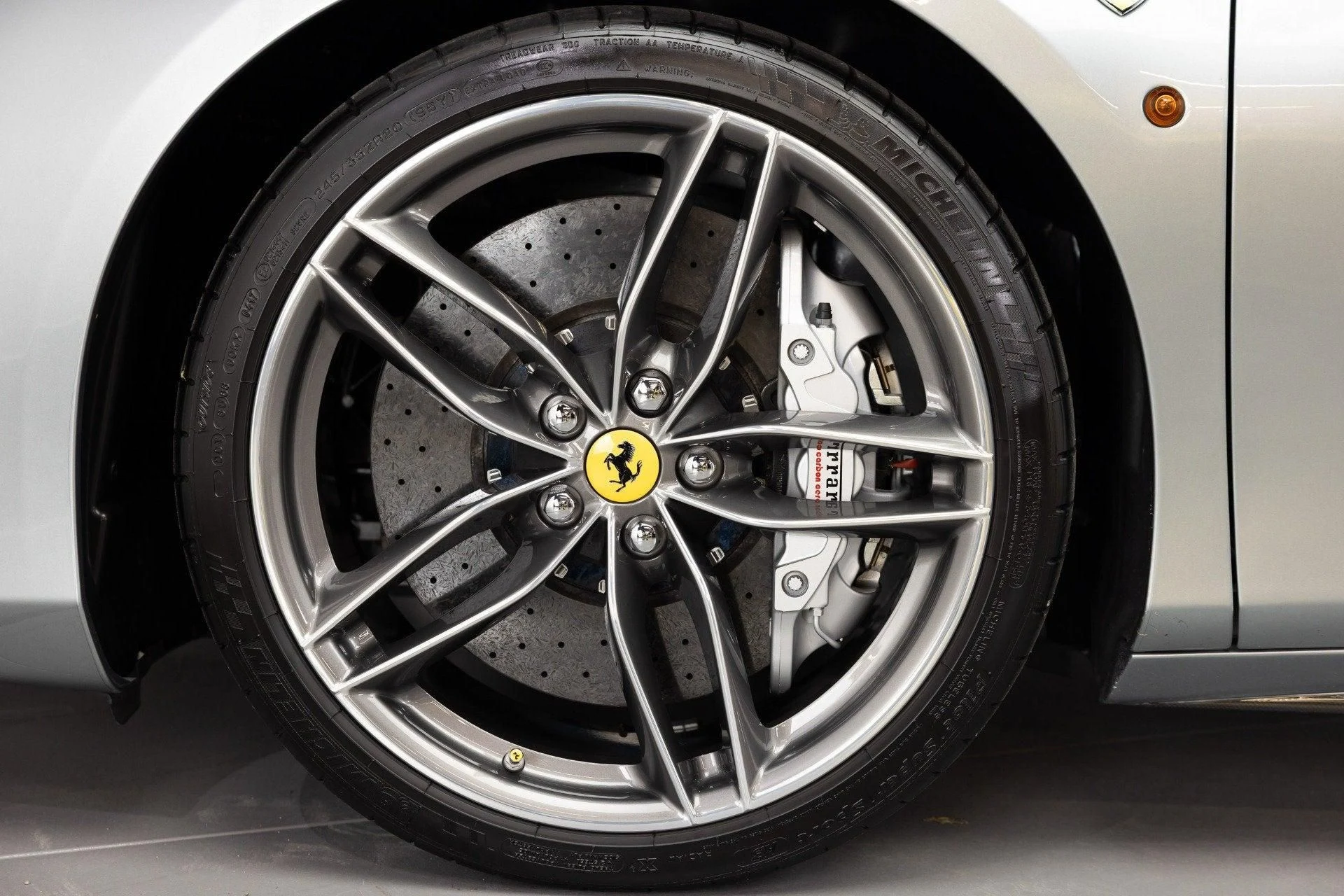 mph020_3338622343_Used_2017_Ferrari_488_Spider_1784891674_c656ce8e81