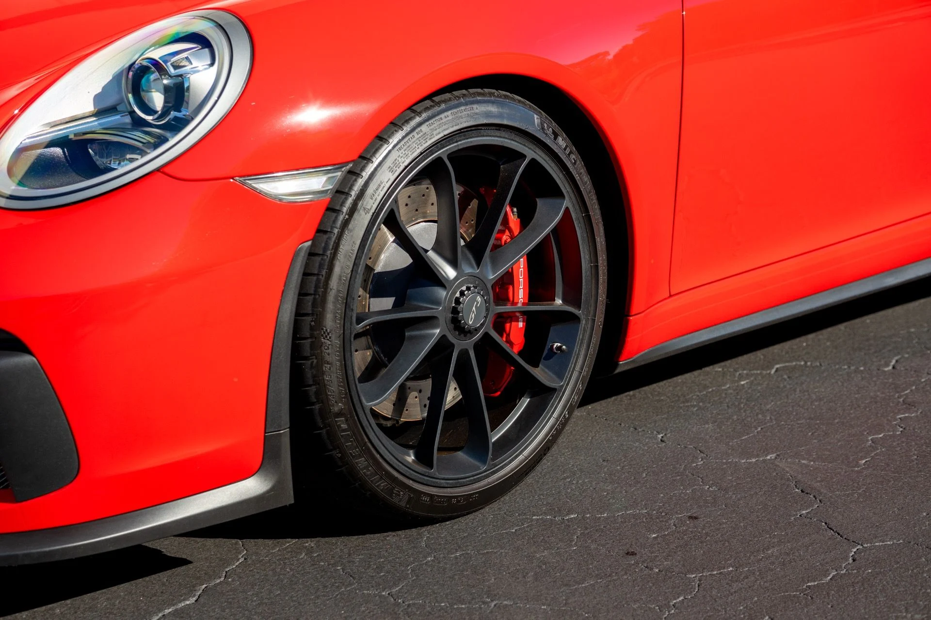 mph020_3341125800_Used_2018_Porsche_911_GT_3_1755032810_8c8a4e7454