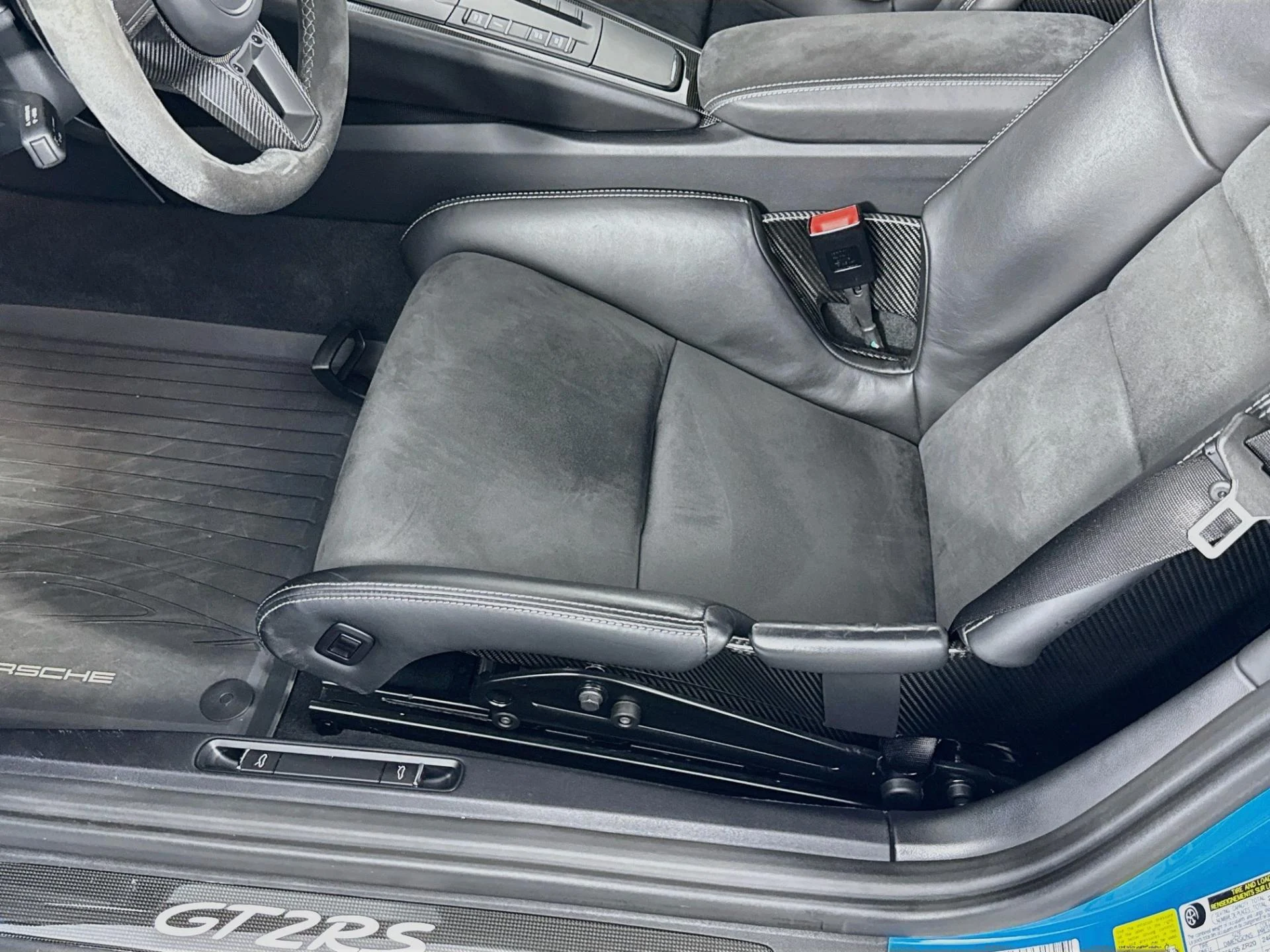 mph020_334364419_Used_2019_Porsche_911_GT_2_RS_1785958190_114540f8b1