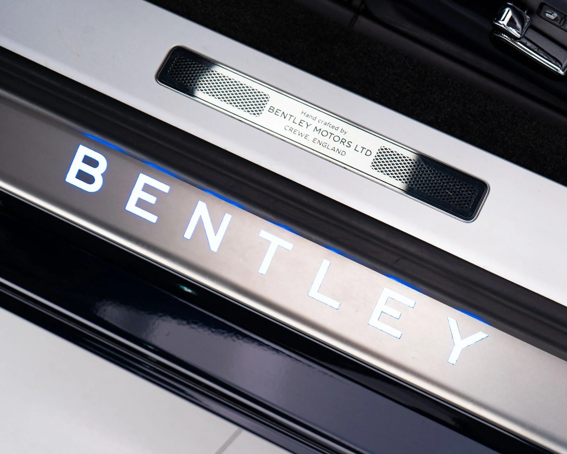 mph020_3344969977_573d7751c12feb76a1a93fa6ac537f38_3f839d7053