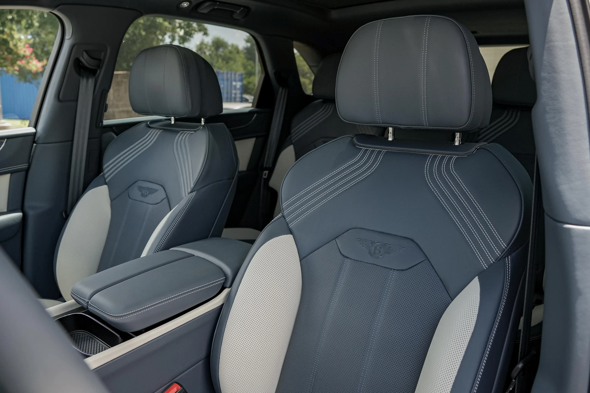 mph020_3355608913_Hi_Tech_Luxury_Imports_LLC_SJAAT_2_ZV_3_SC_030389_image_20_699c89ced6