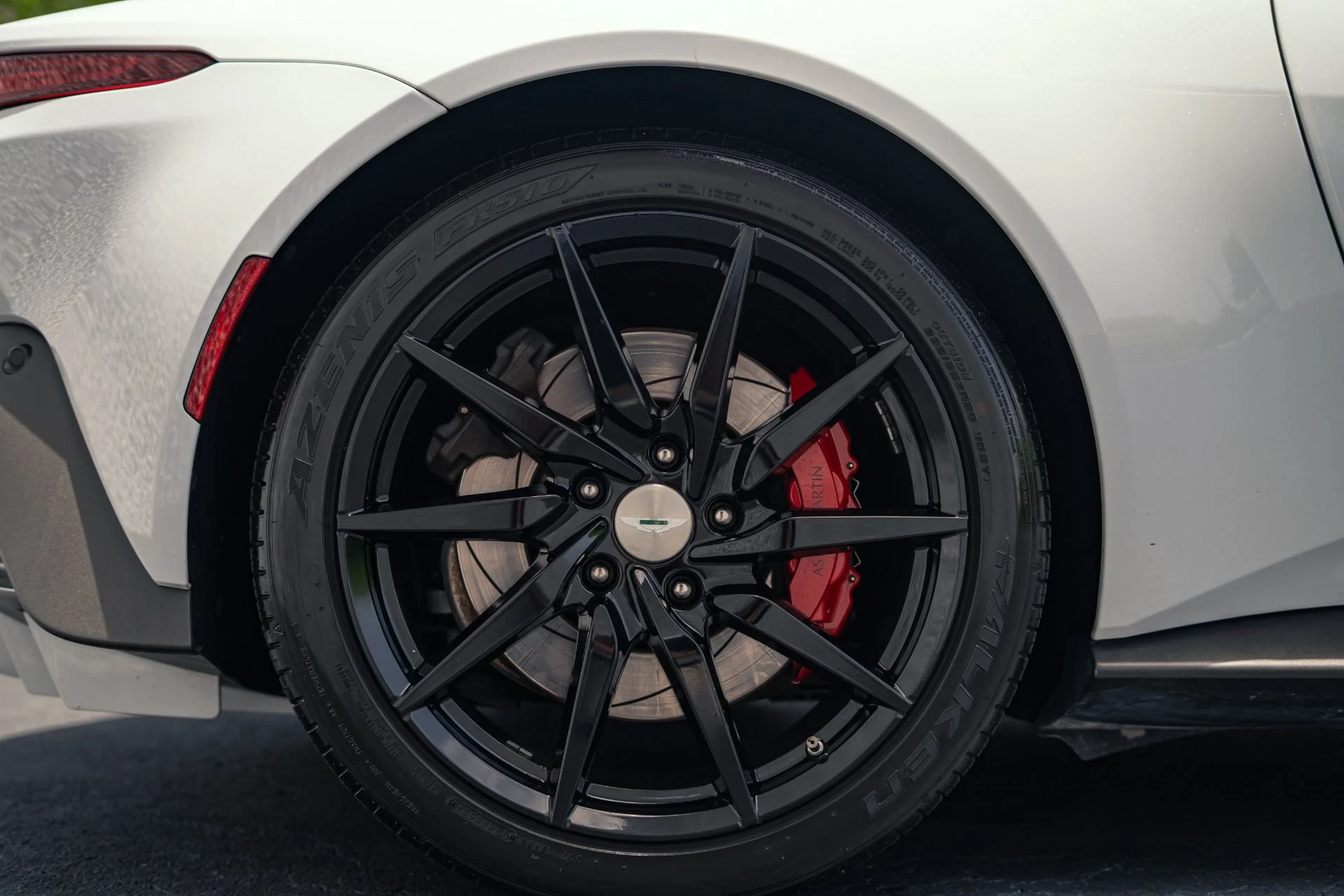 mph020_3358146630_Used_2019_Aston_Martin_Vantage_1783985517_f97ad71ac8