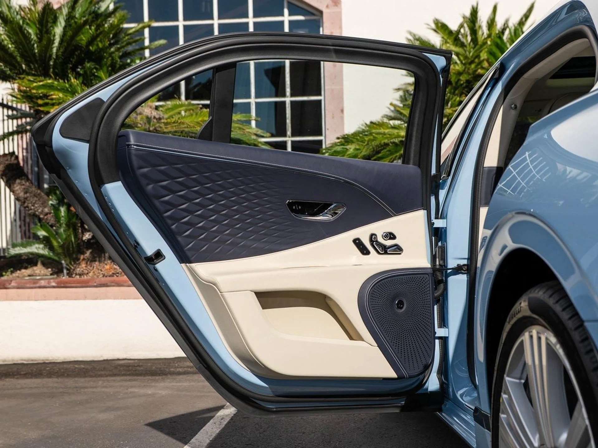 mph020_3359304305_ad1981bbeeaca7dbfbc31e33d5967e0fx_3c5a5a21ad