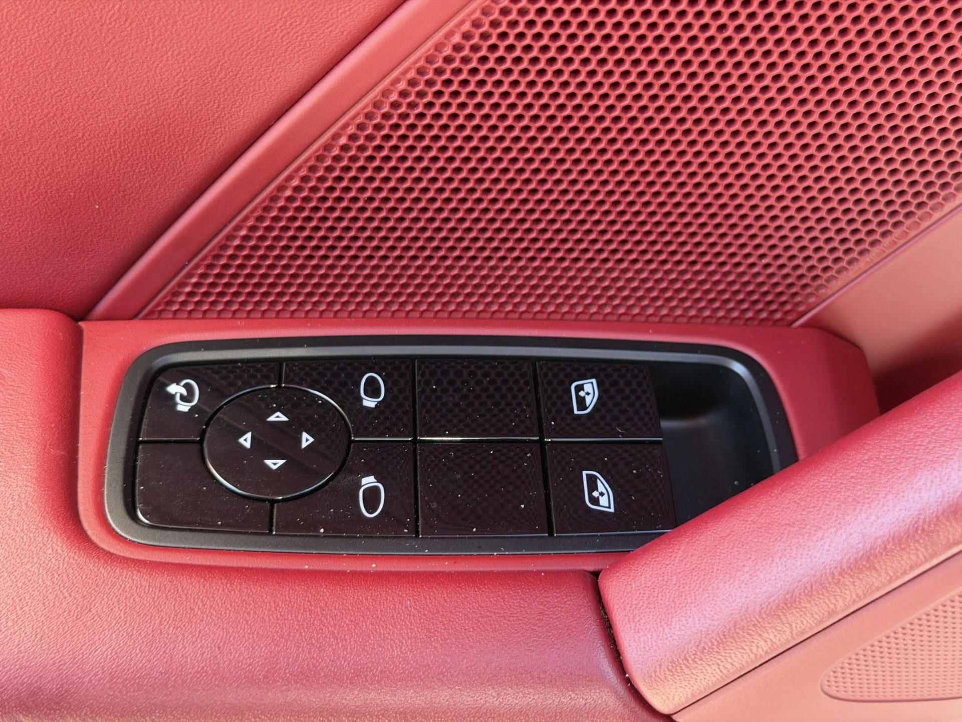 mph020_336673716_2921033e06c1d5b41ef9a63a3b3c1a92x_45d3b71f41